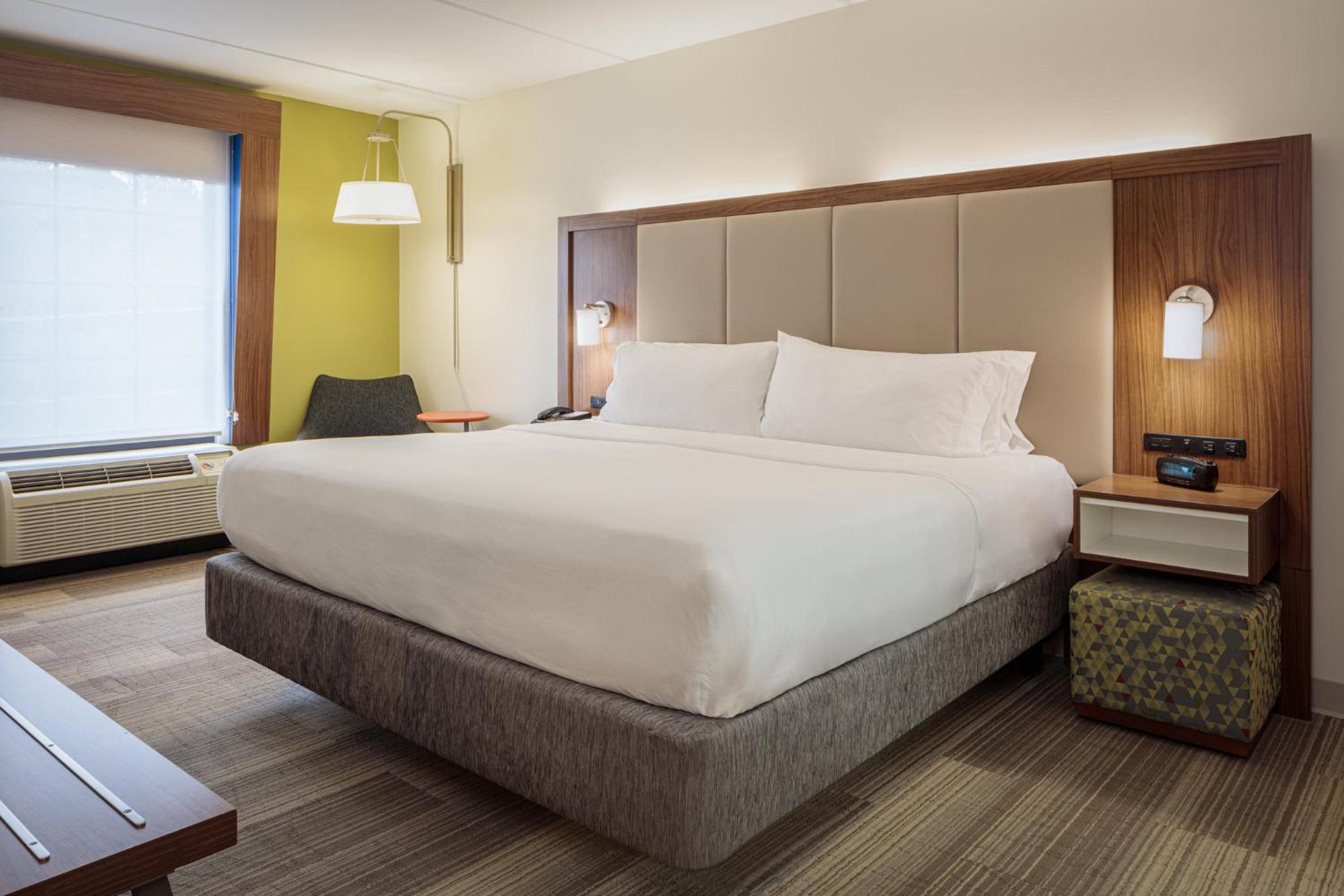 Standard King Room with Accessible Tub - Mobility Access - Photo 1