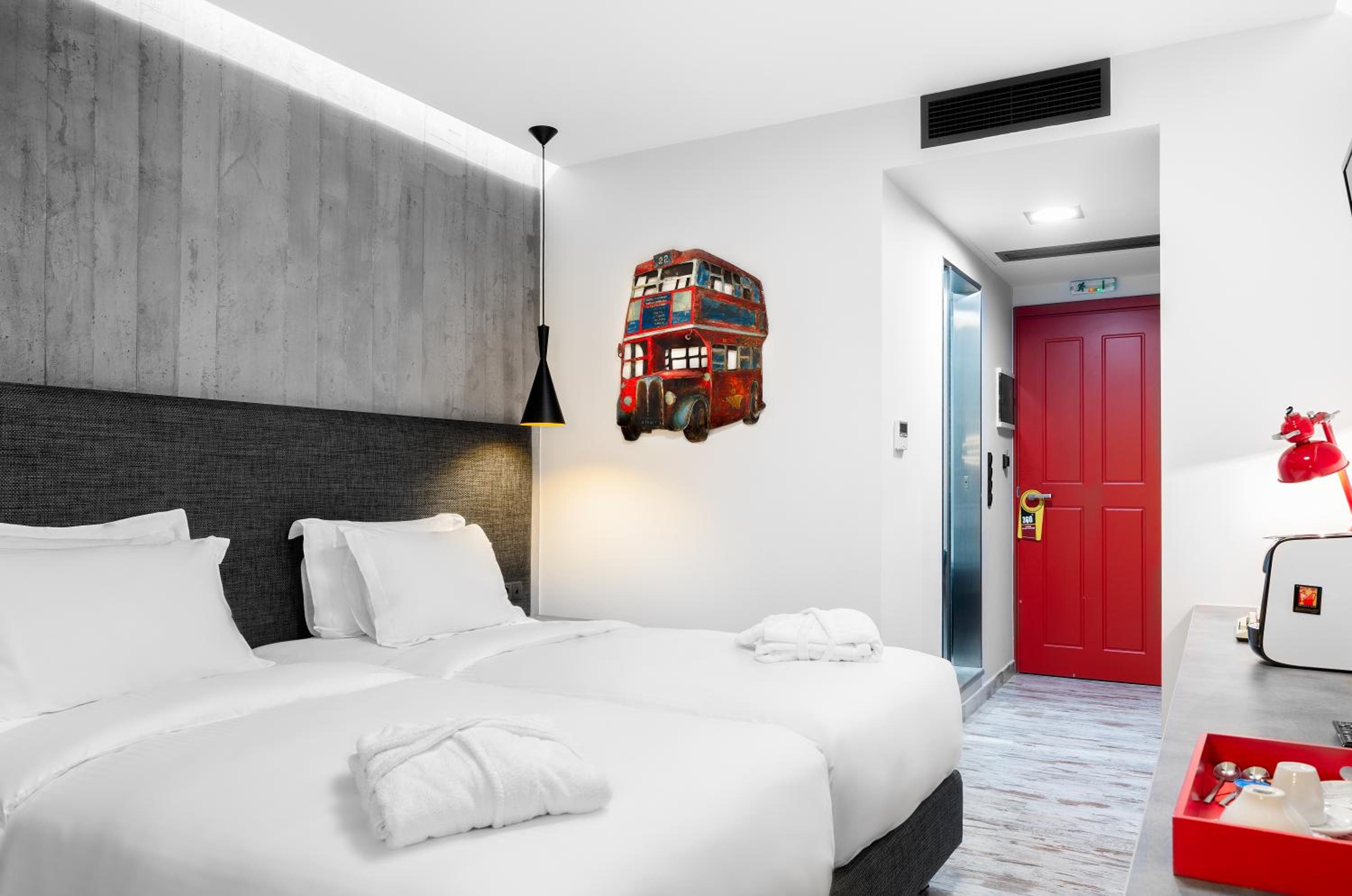 Standard Double or Twin Room photo 3