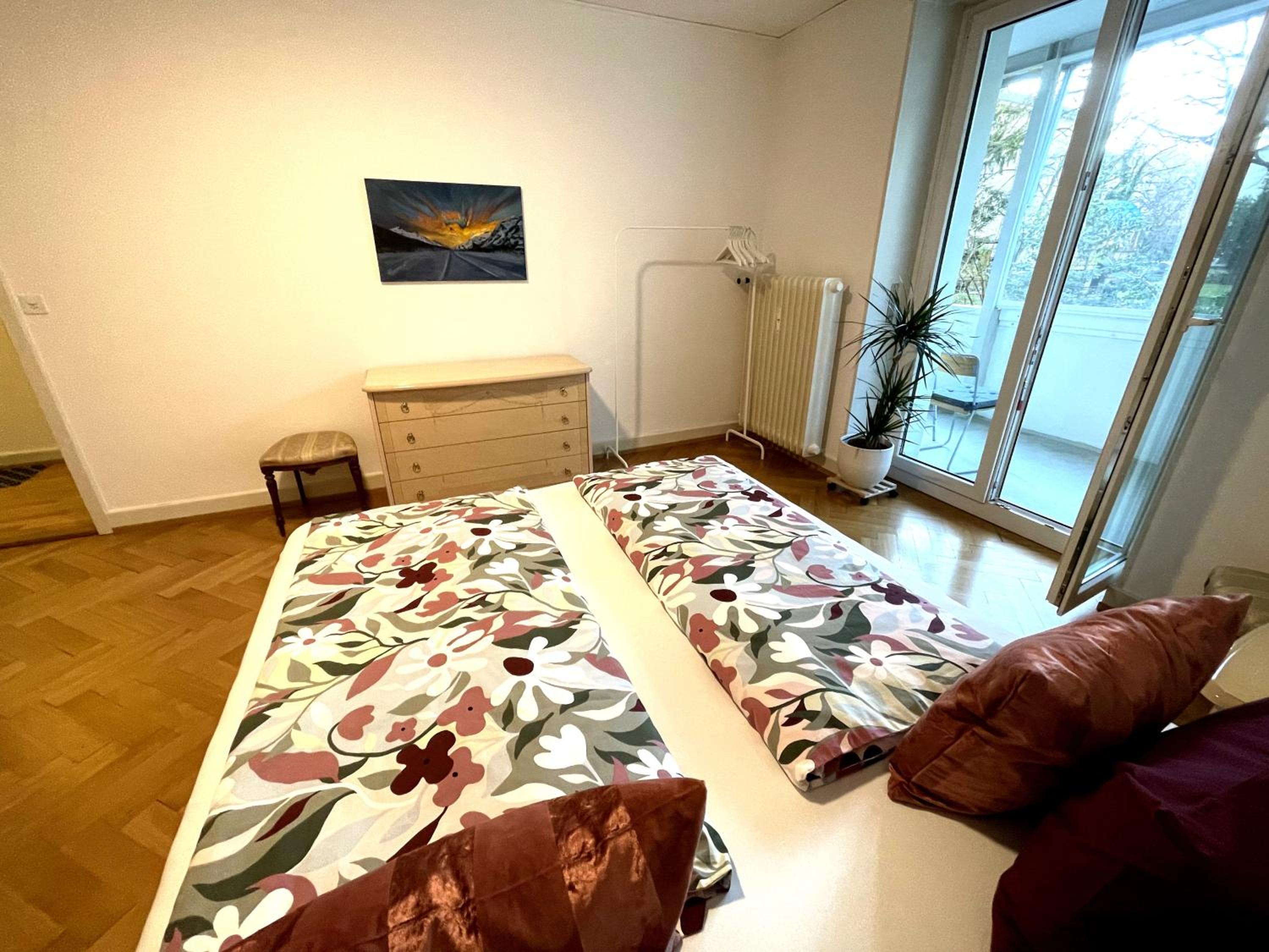 One-Bedroom Apartment photo 2