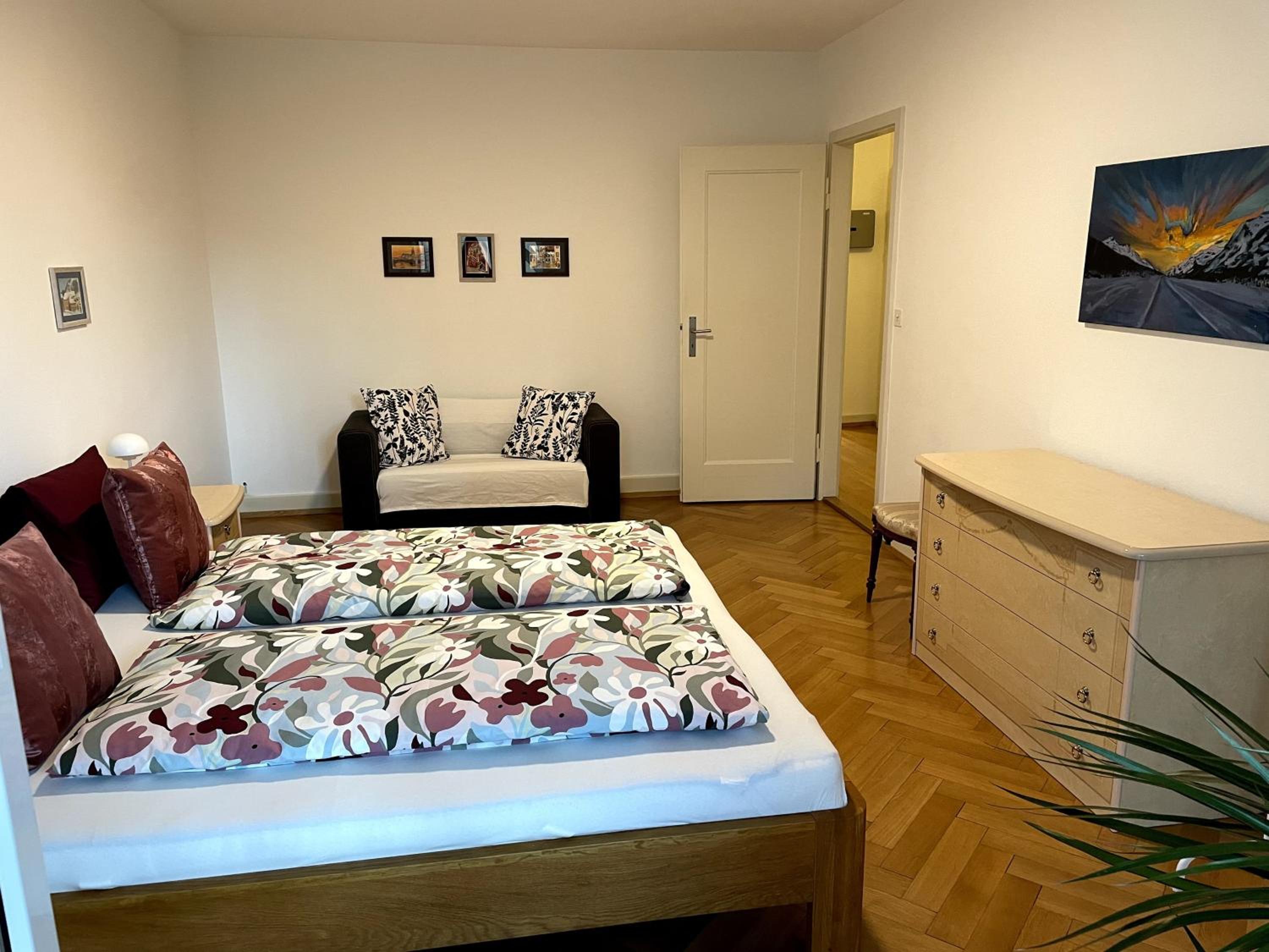 One-Bedroom Apartment photo 3
