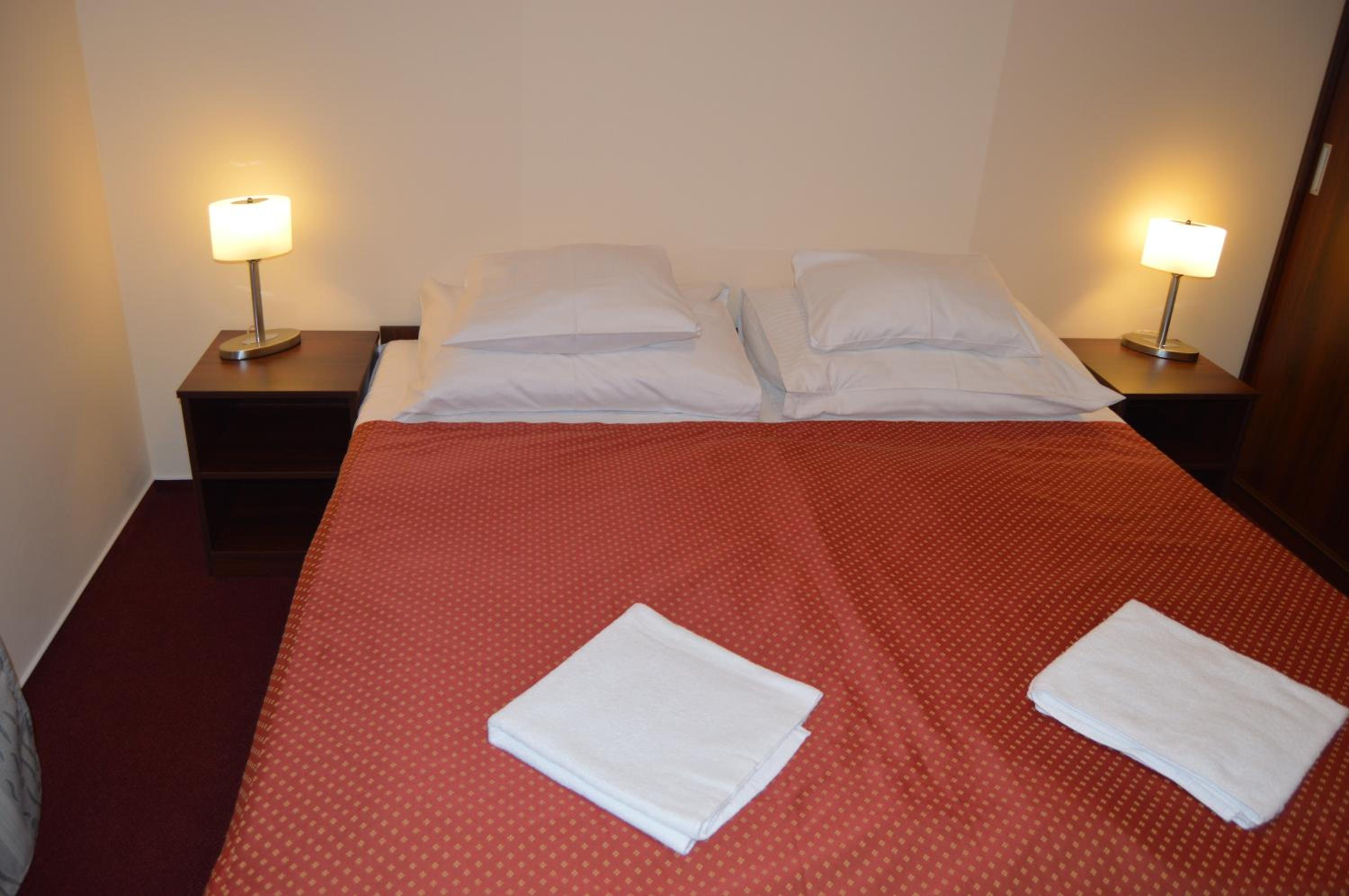 Double Room with Private Bathroom — the supplier's photographs — photo 2