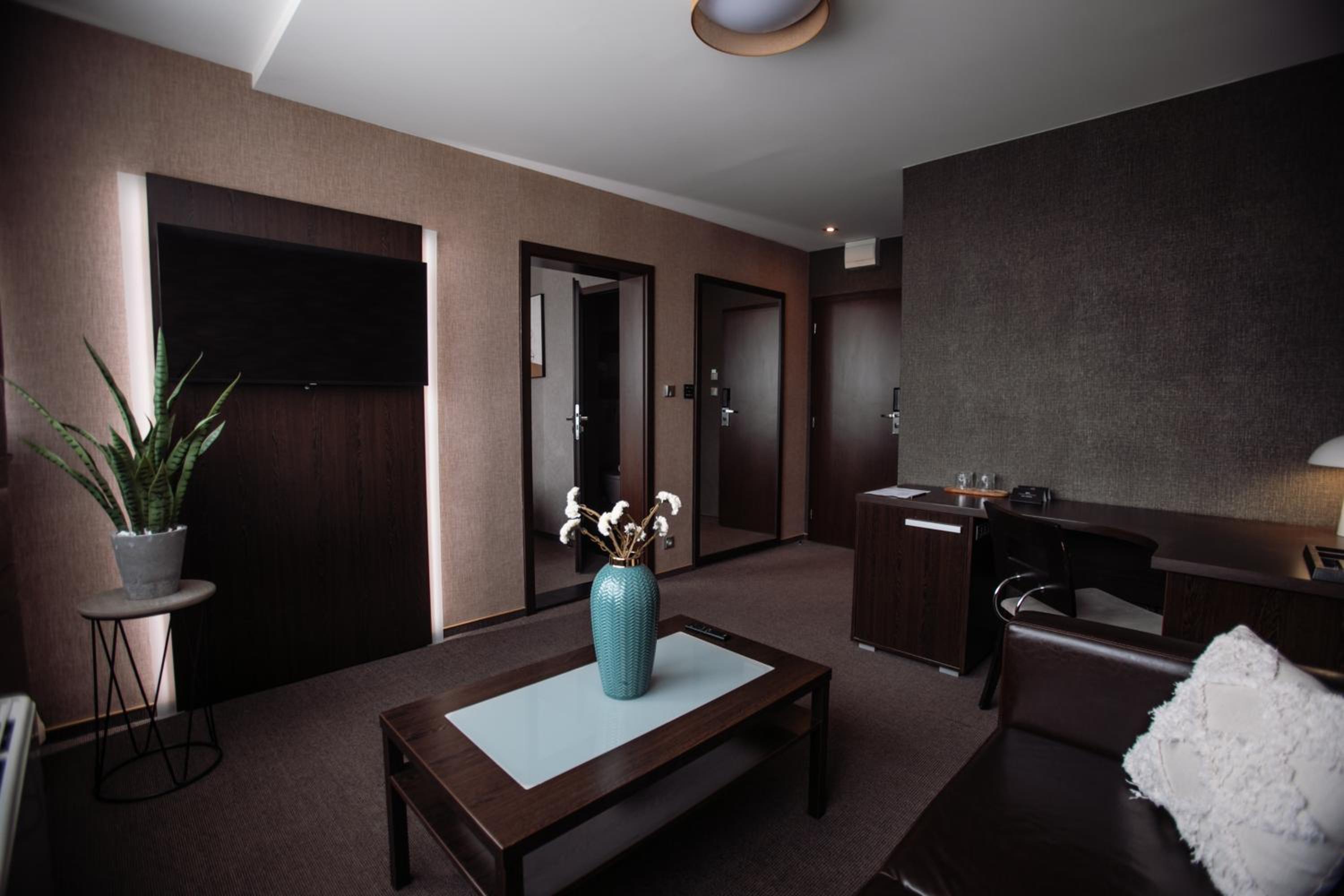 Suite - Photo 4