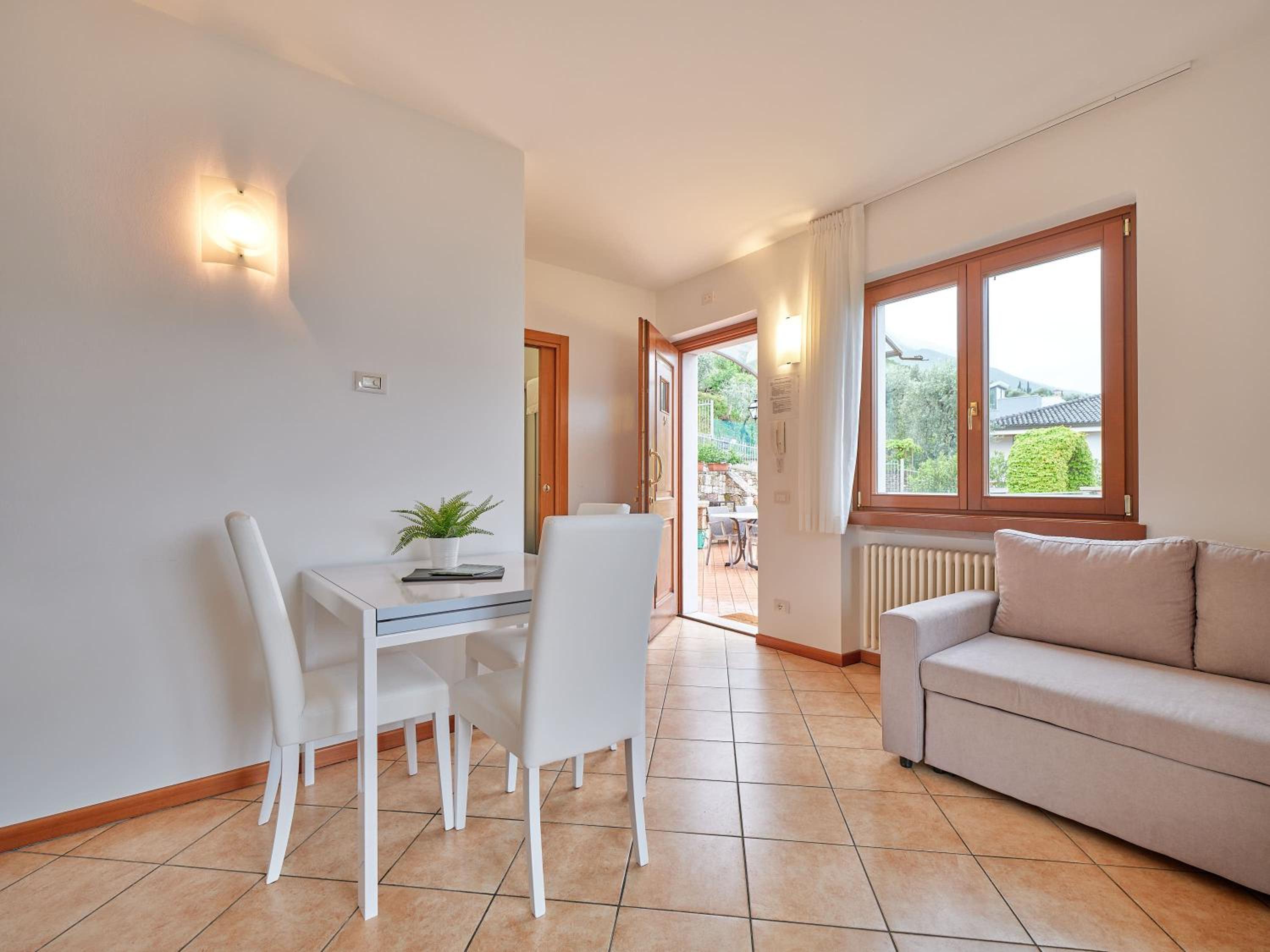 Deluxe One-Bedroom Apartment