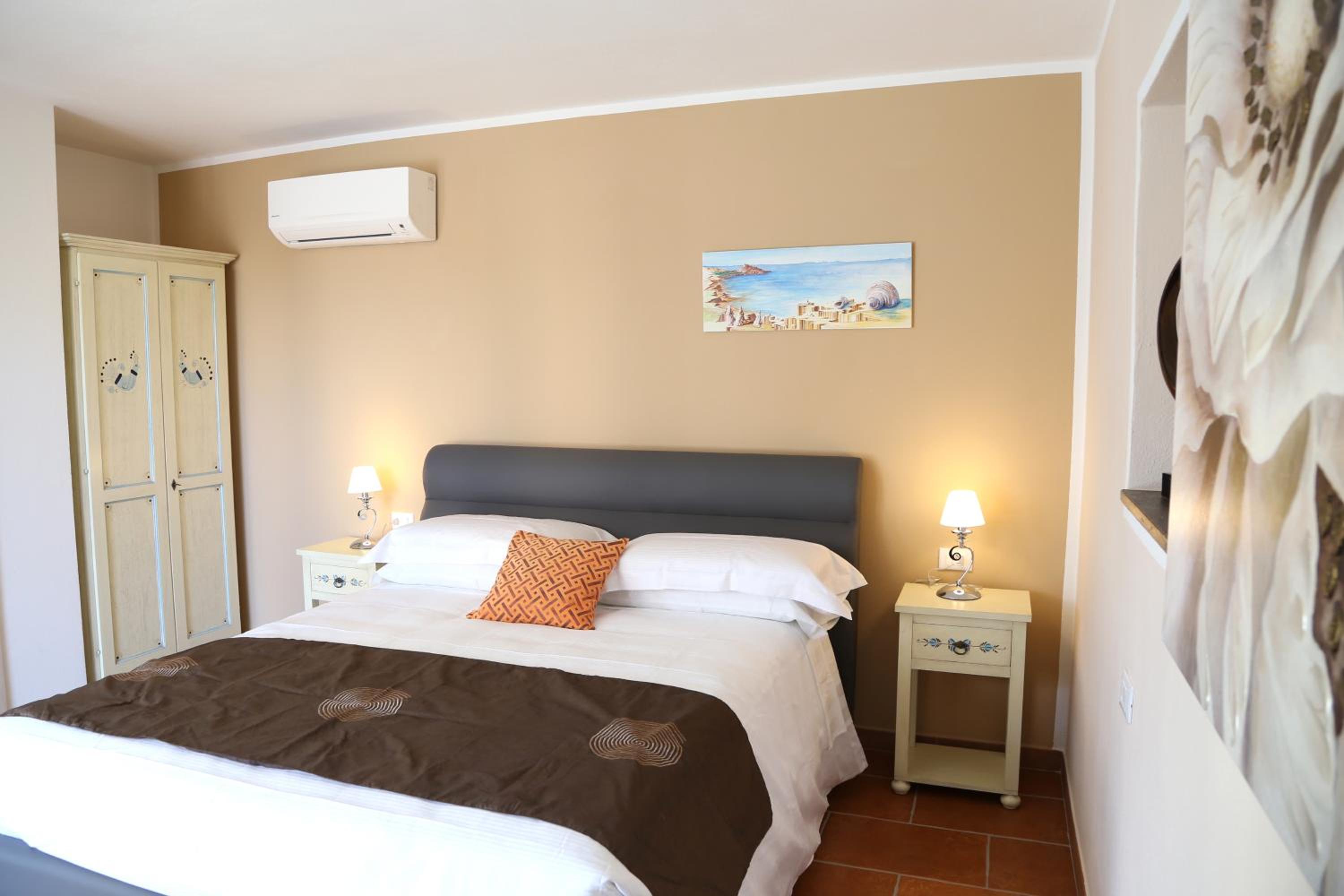 Deluxe Triple Room - Photo 18