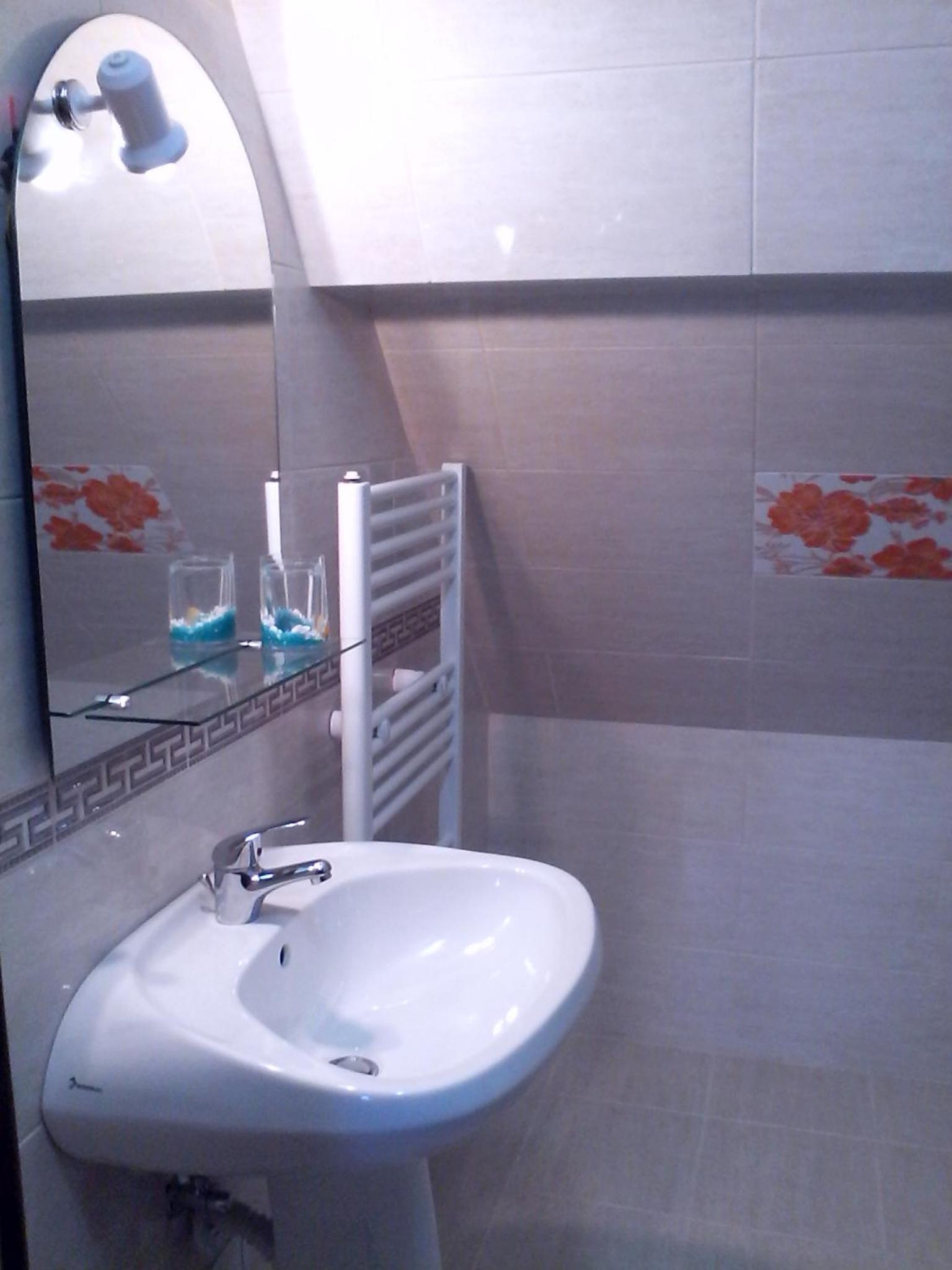 Double Room with Balcony - Photo 24