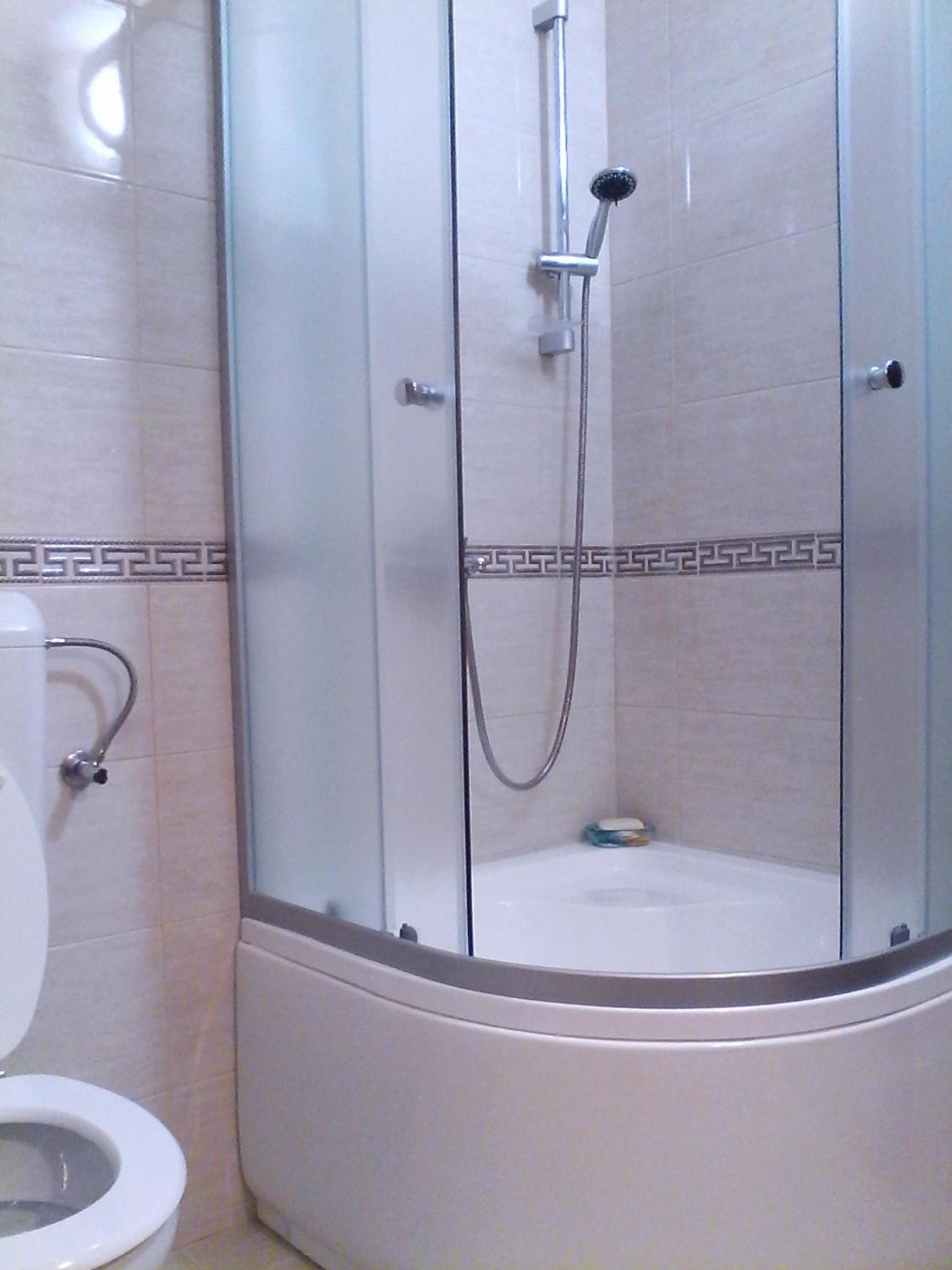 Double Room with Balcony - Photo 21