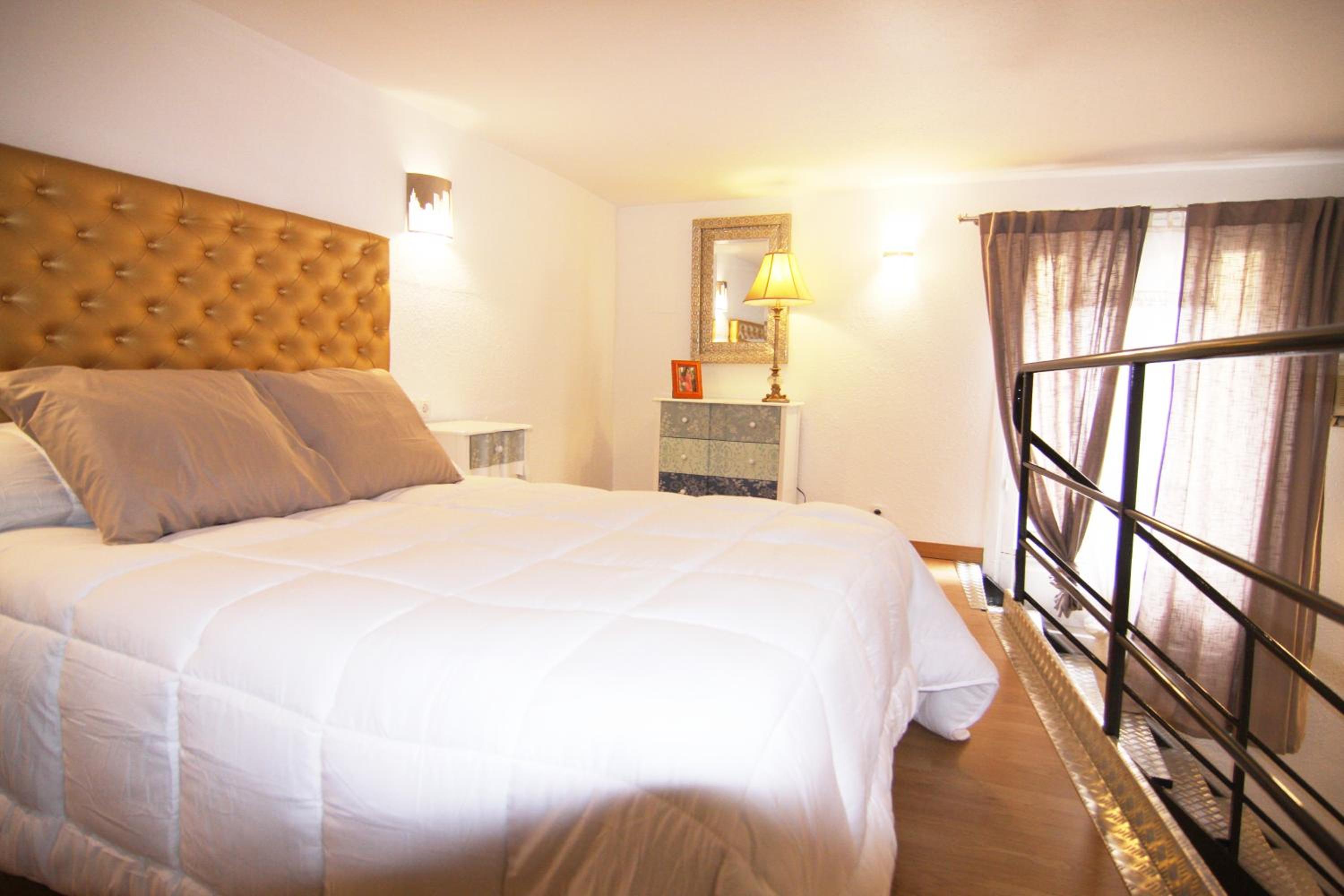 Apartment - Split Level - Photo 23