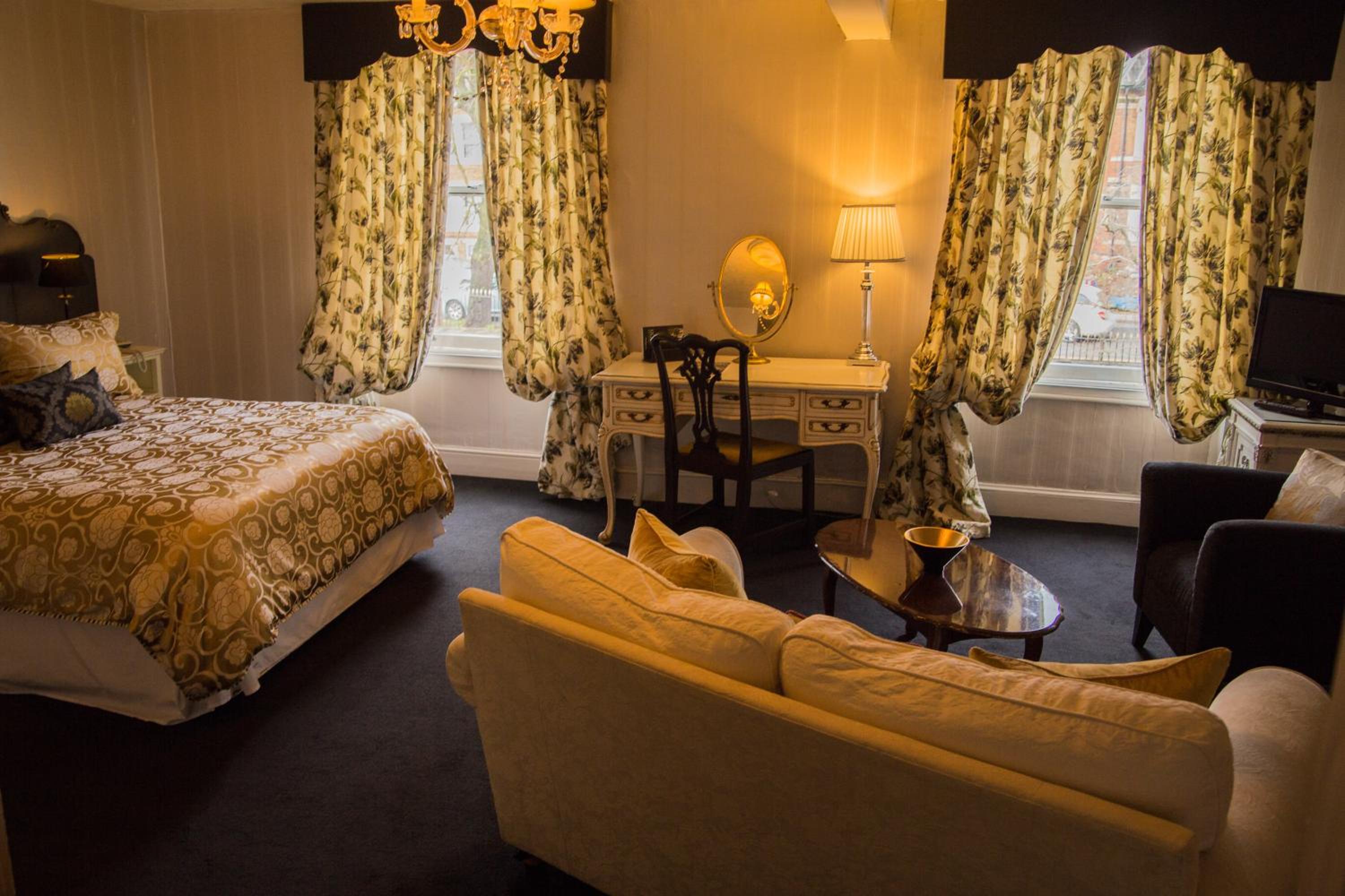 Deluxe King Room photo 1