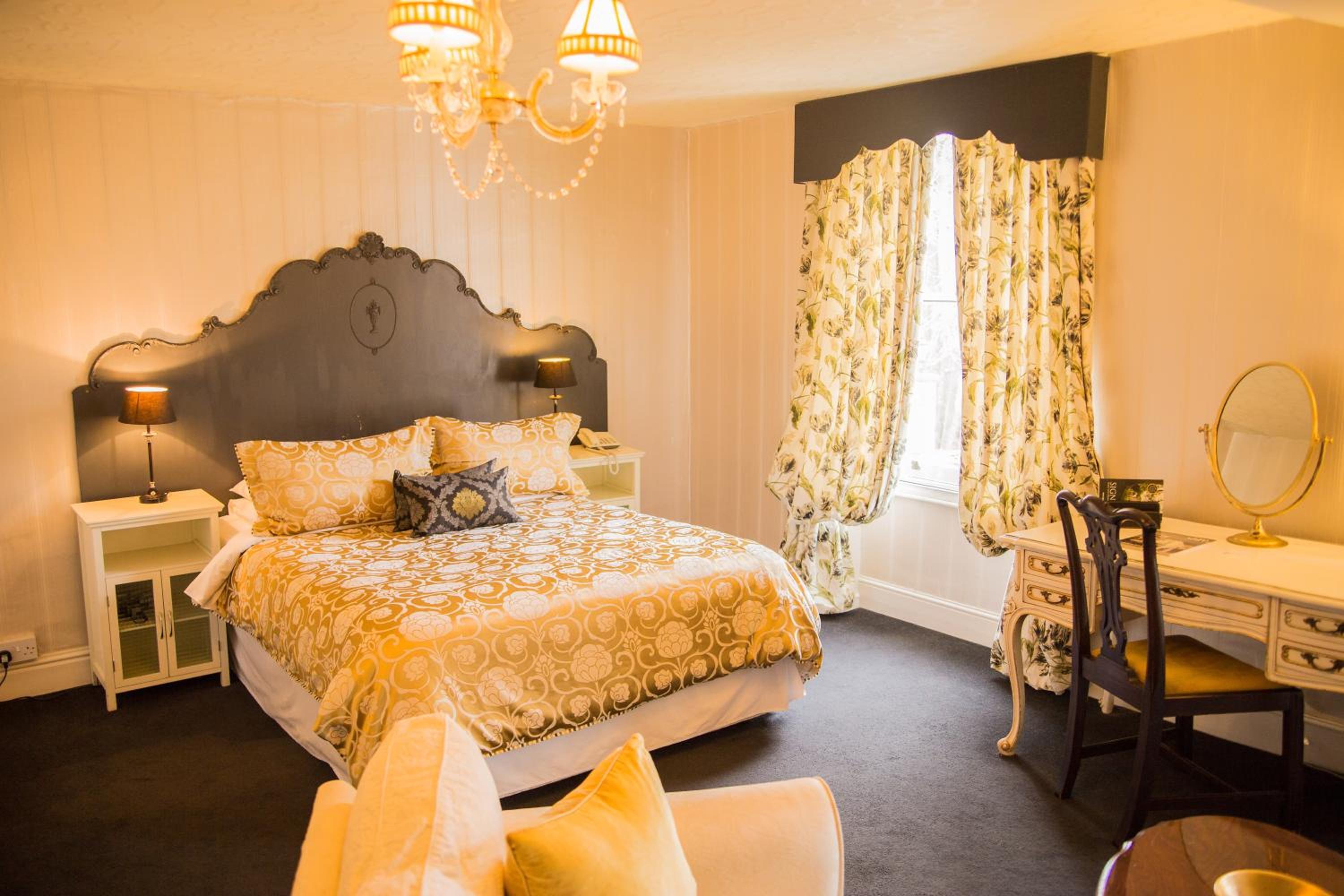 Deluxe King Room photo 2
