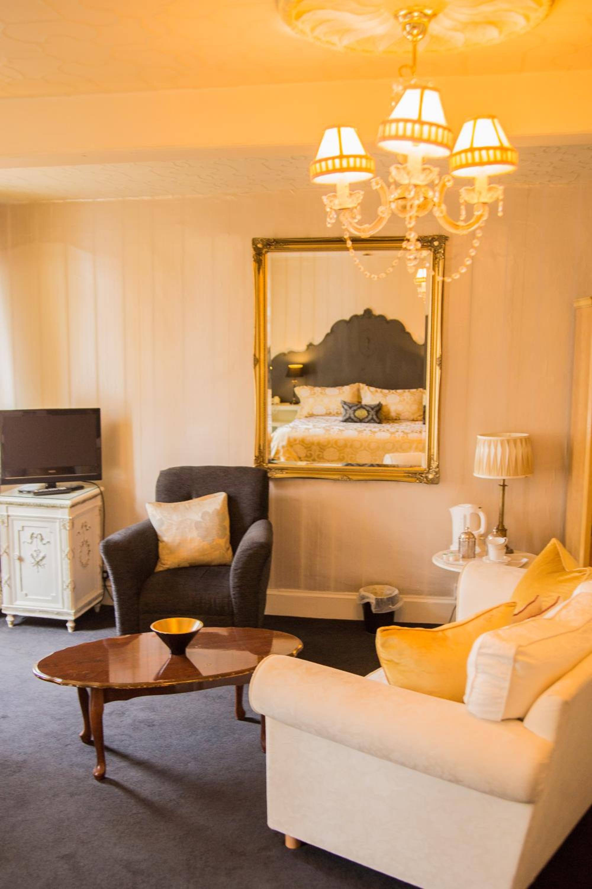 Deluxe King Room photo 3