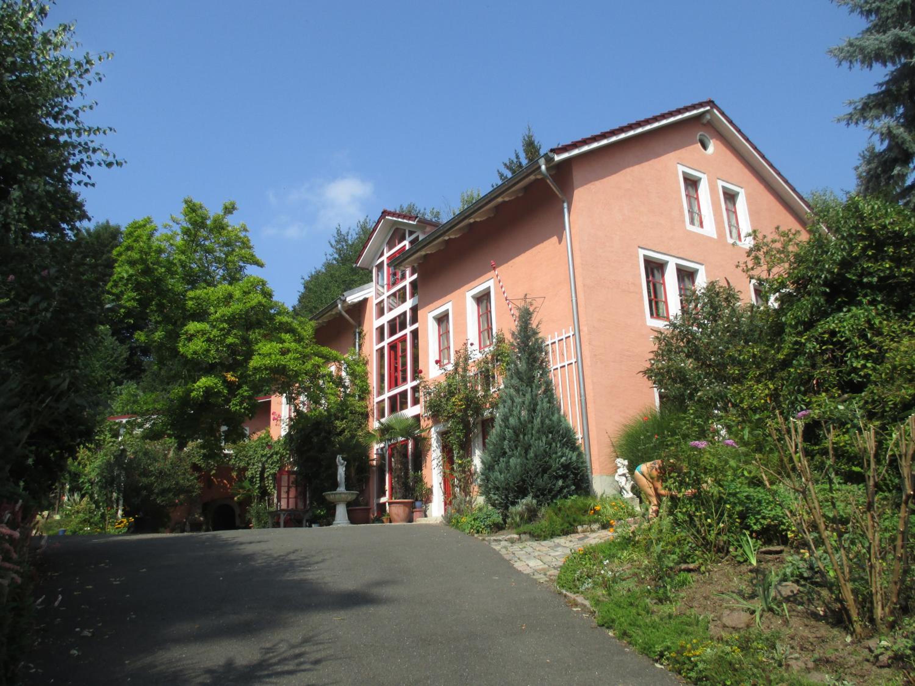 Apartment - Ground Floor - Photo 2