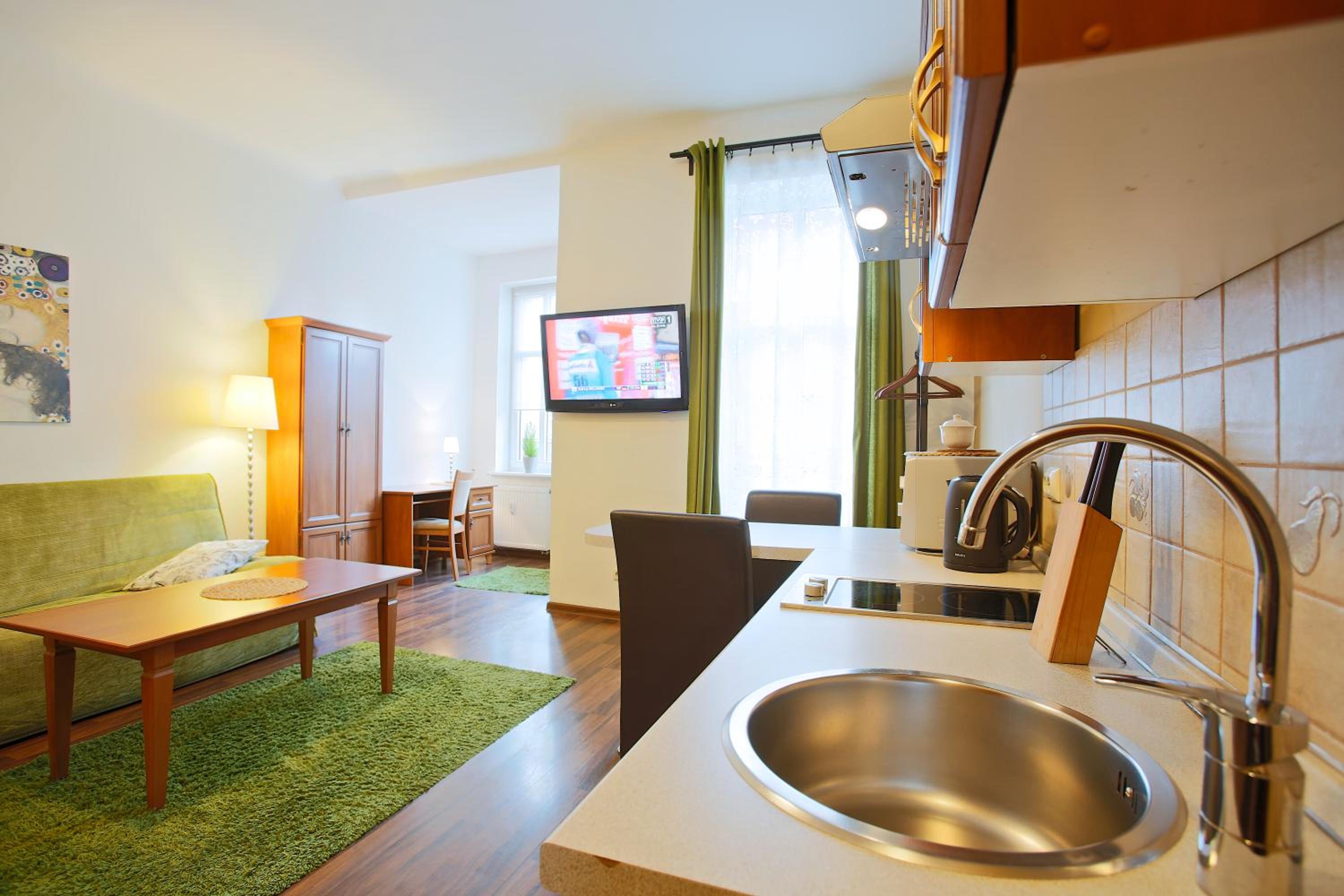 Triple Room with Kitchenette photo 3