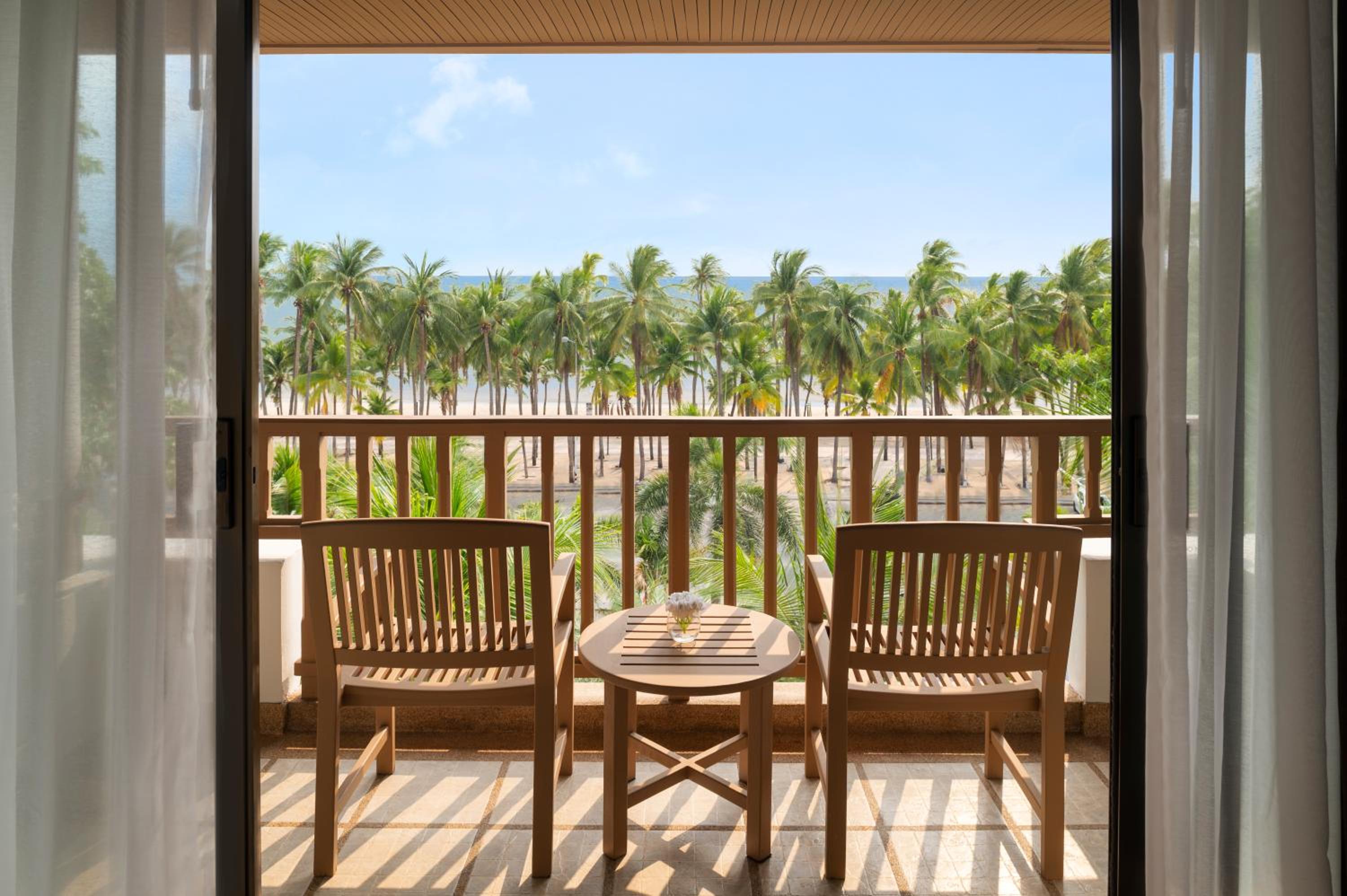 Deluxe Ocean View King photo 3