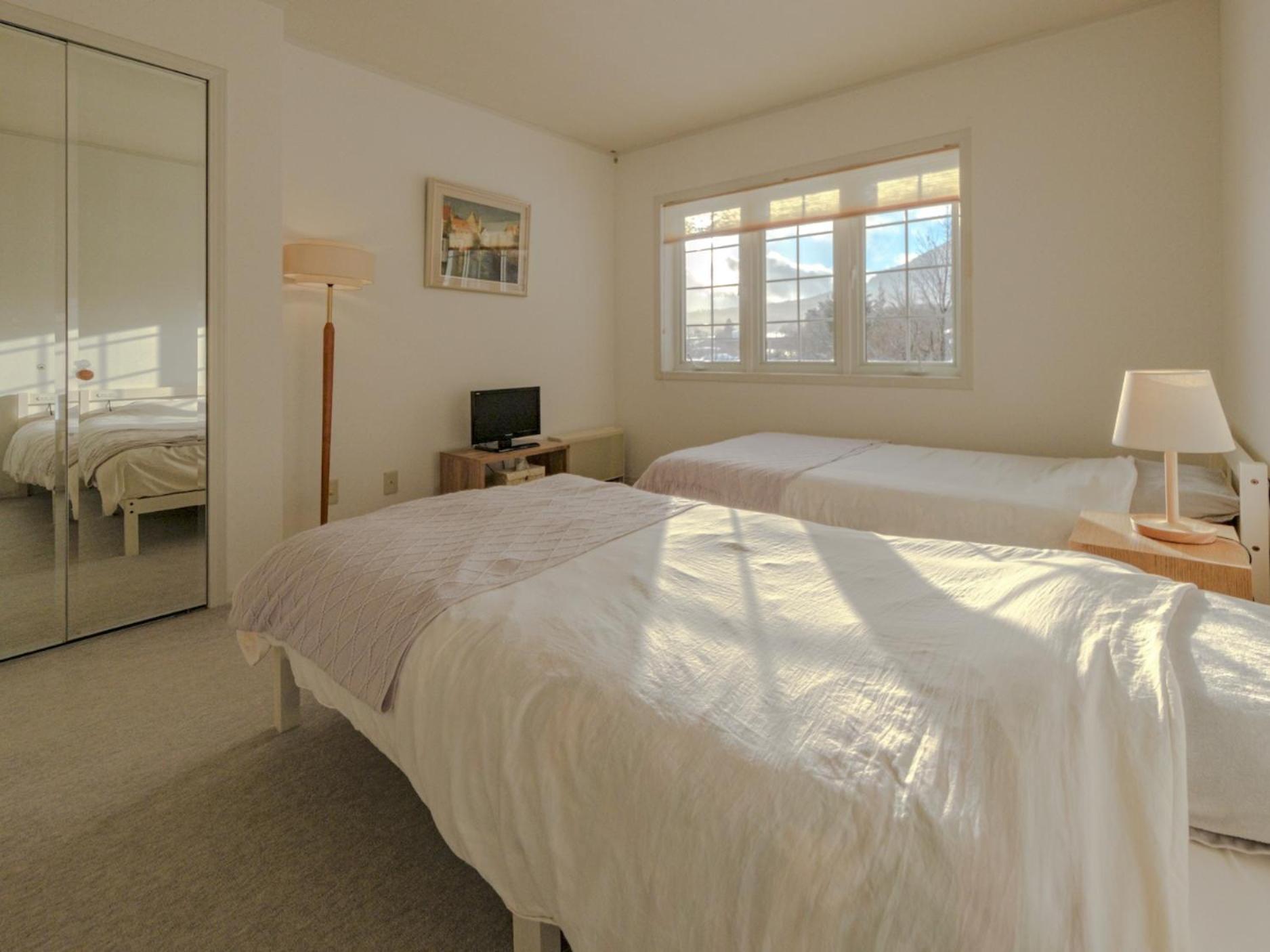 Twin Room - Photo 1