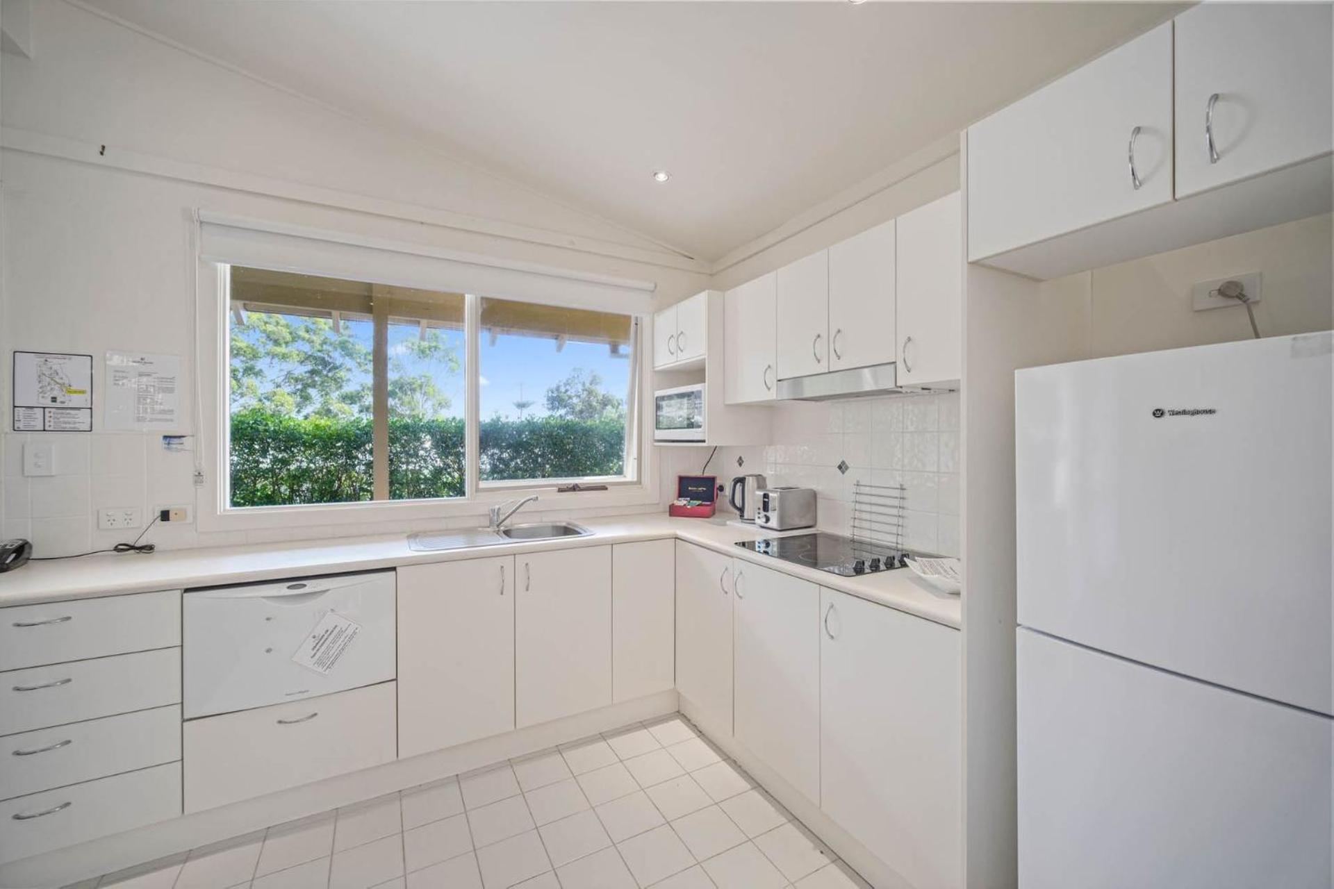 Shores One Bedroom photo 2