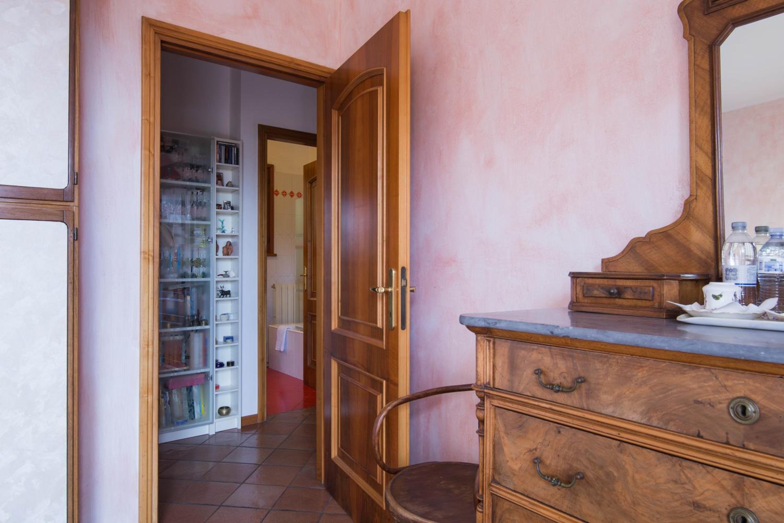 Double Room With Private External Bathroom photo 3
