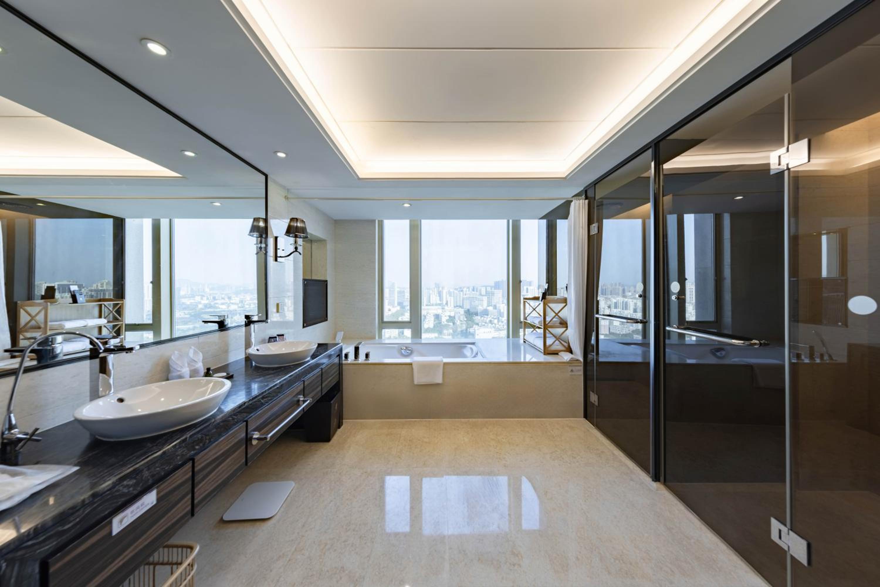 Superior Suite photo 3