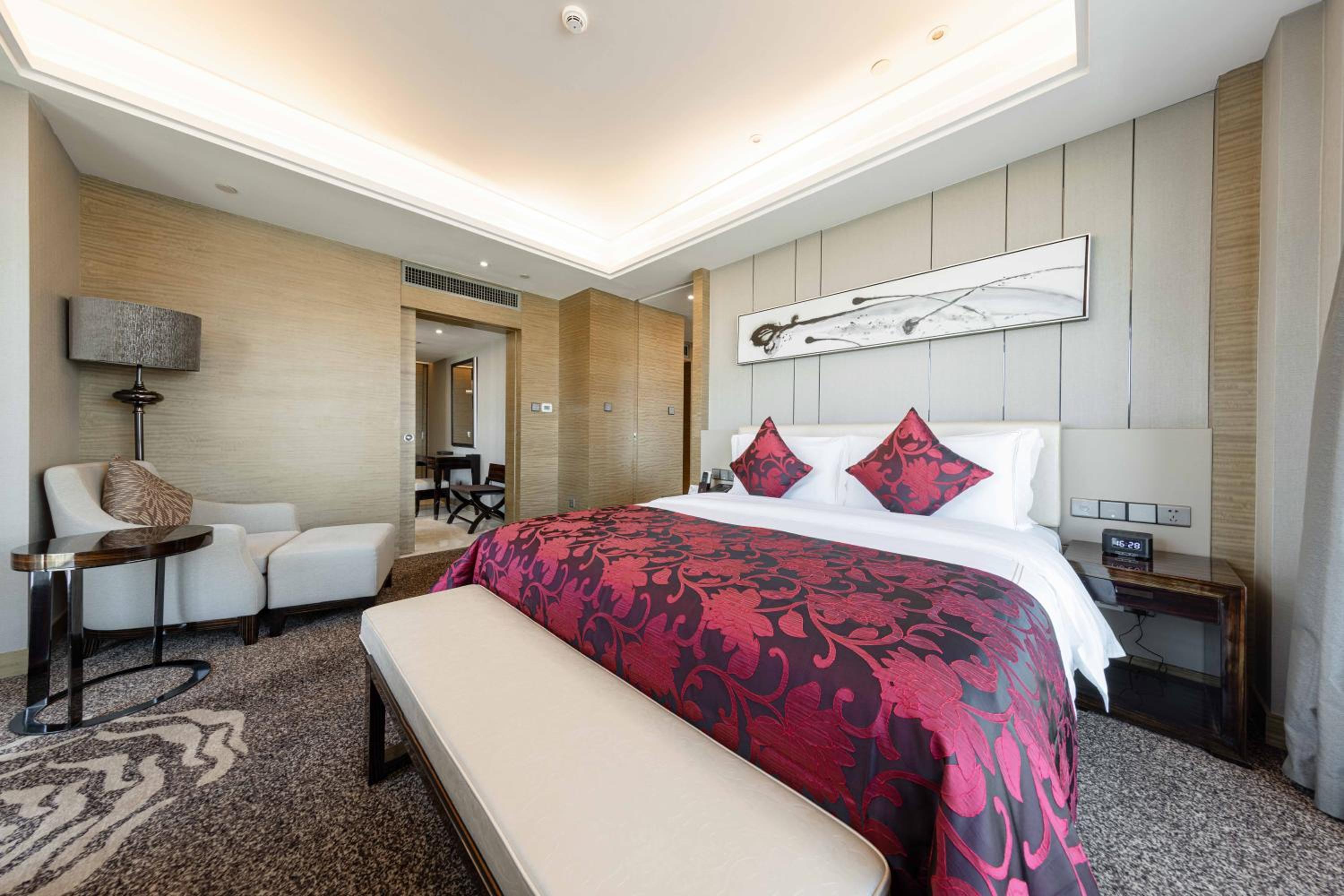 Superior Suite photo 1