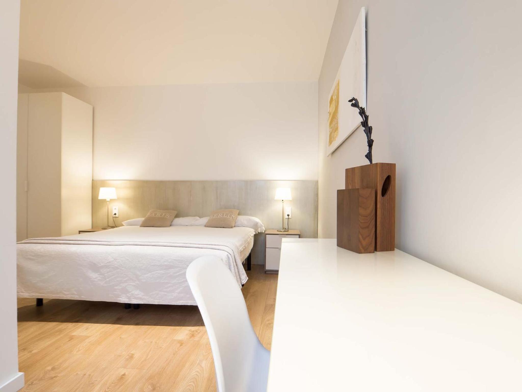 Superior Three-Bedroom Apartment - Rambla Catalunya photo 3