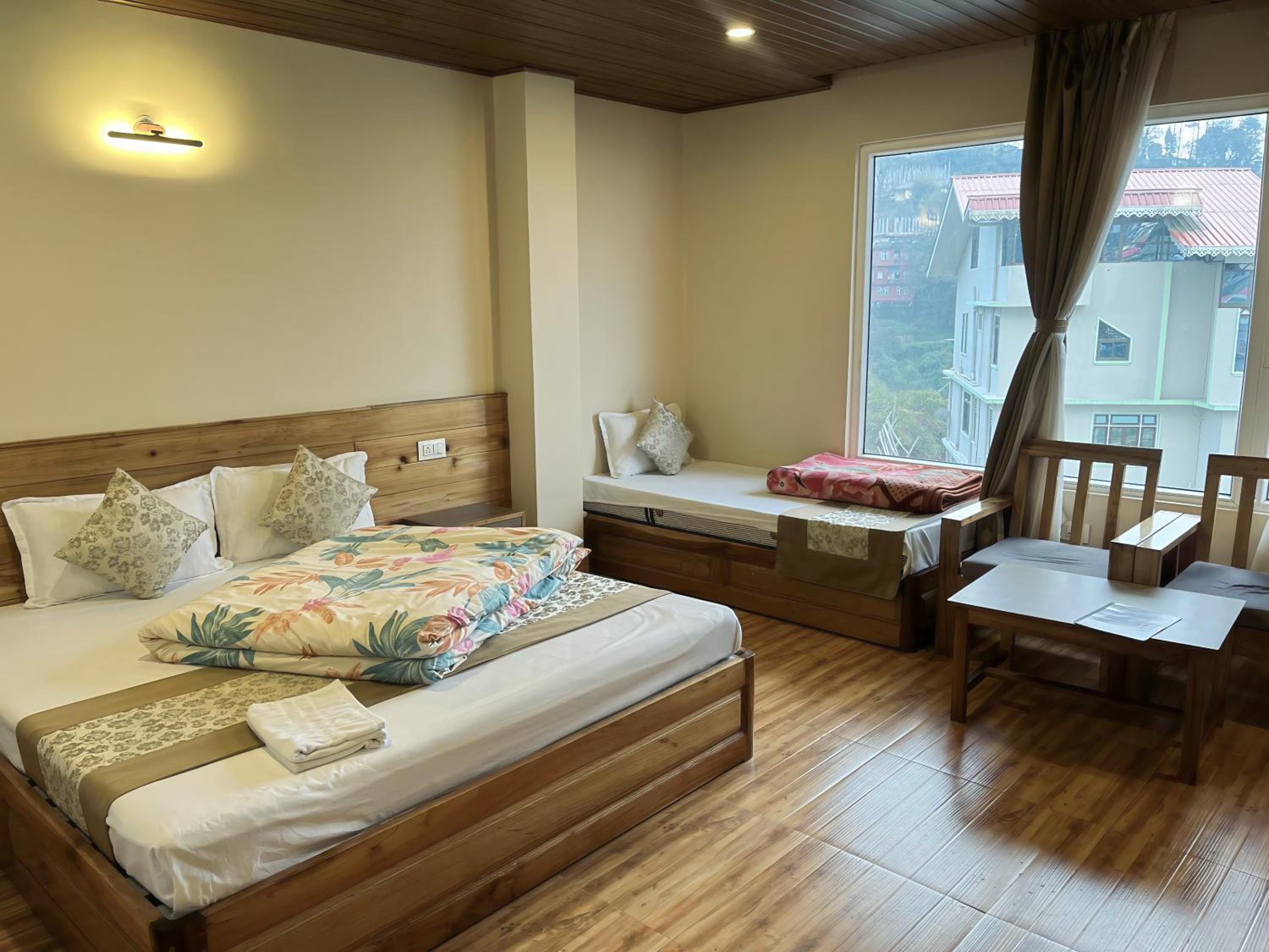 Deluxe Room (2 Adults + 1 Child)