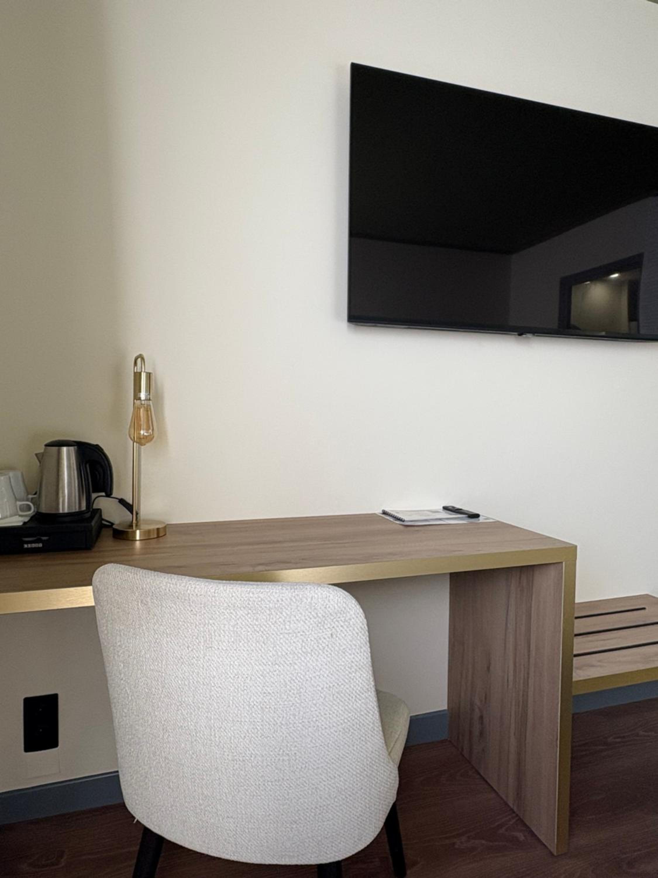 Deluxe Room - Photo 2