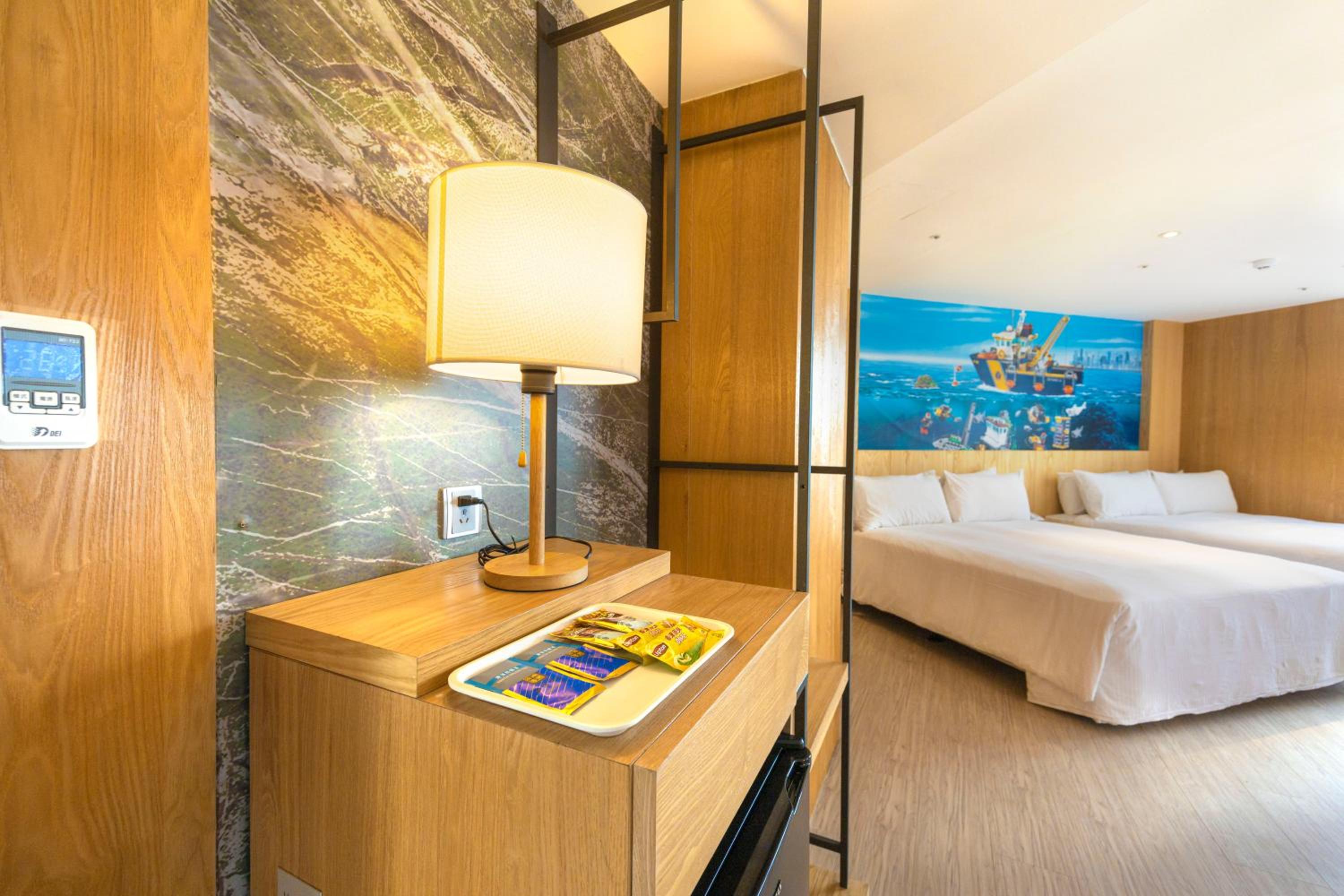 Family Room with Balcony and Sea View - Photo 3