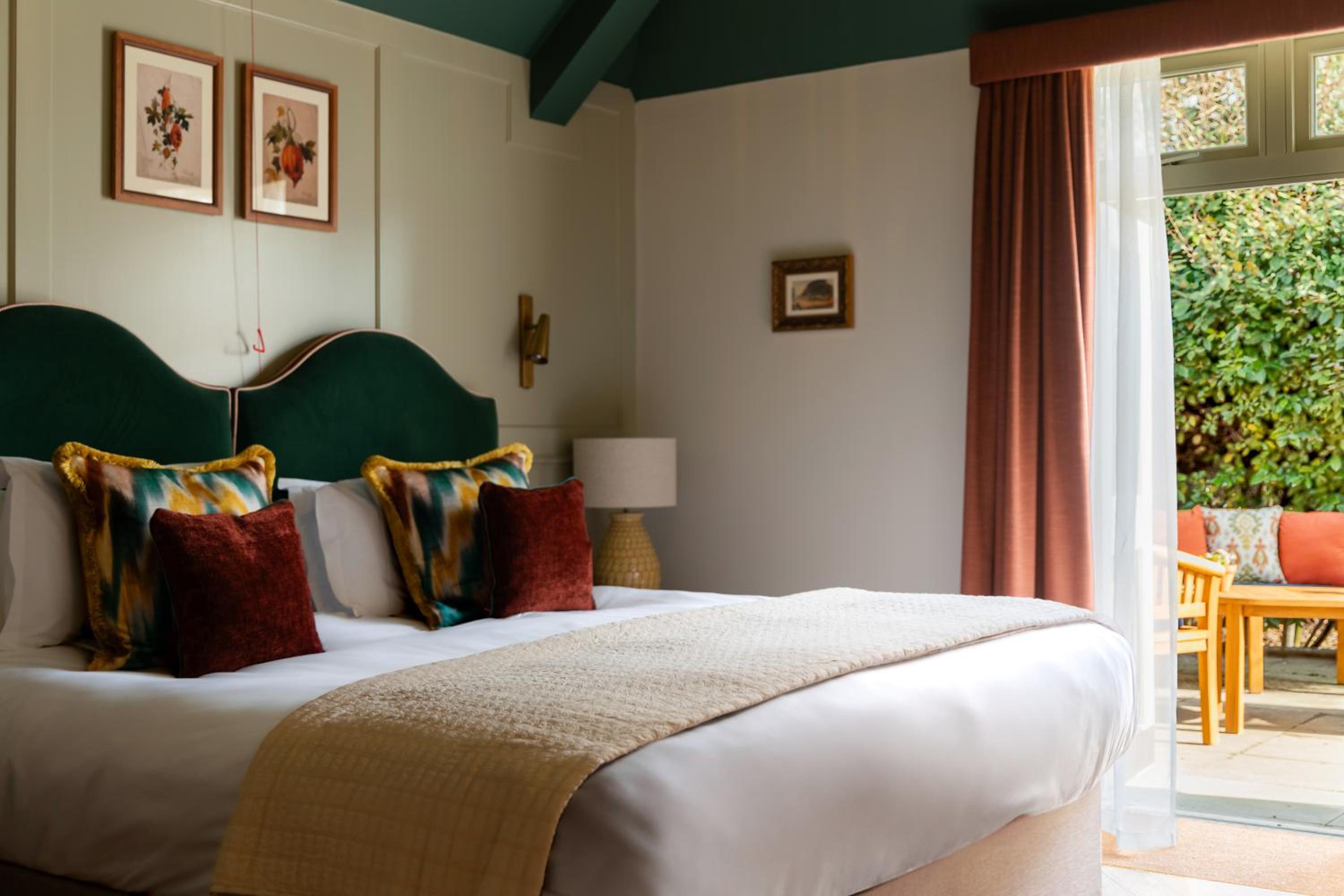 Superior King Room photo 2