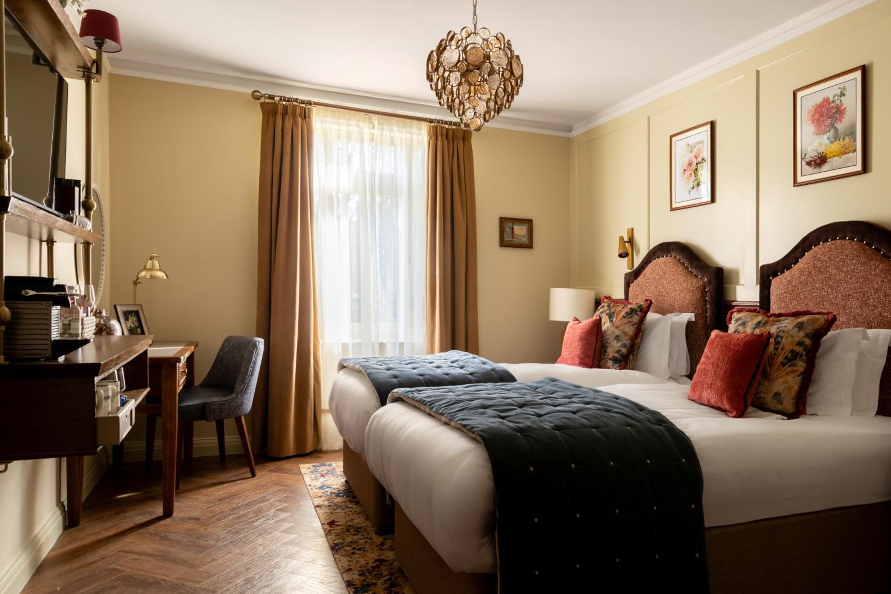 Deluxe Twin Room photo 2