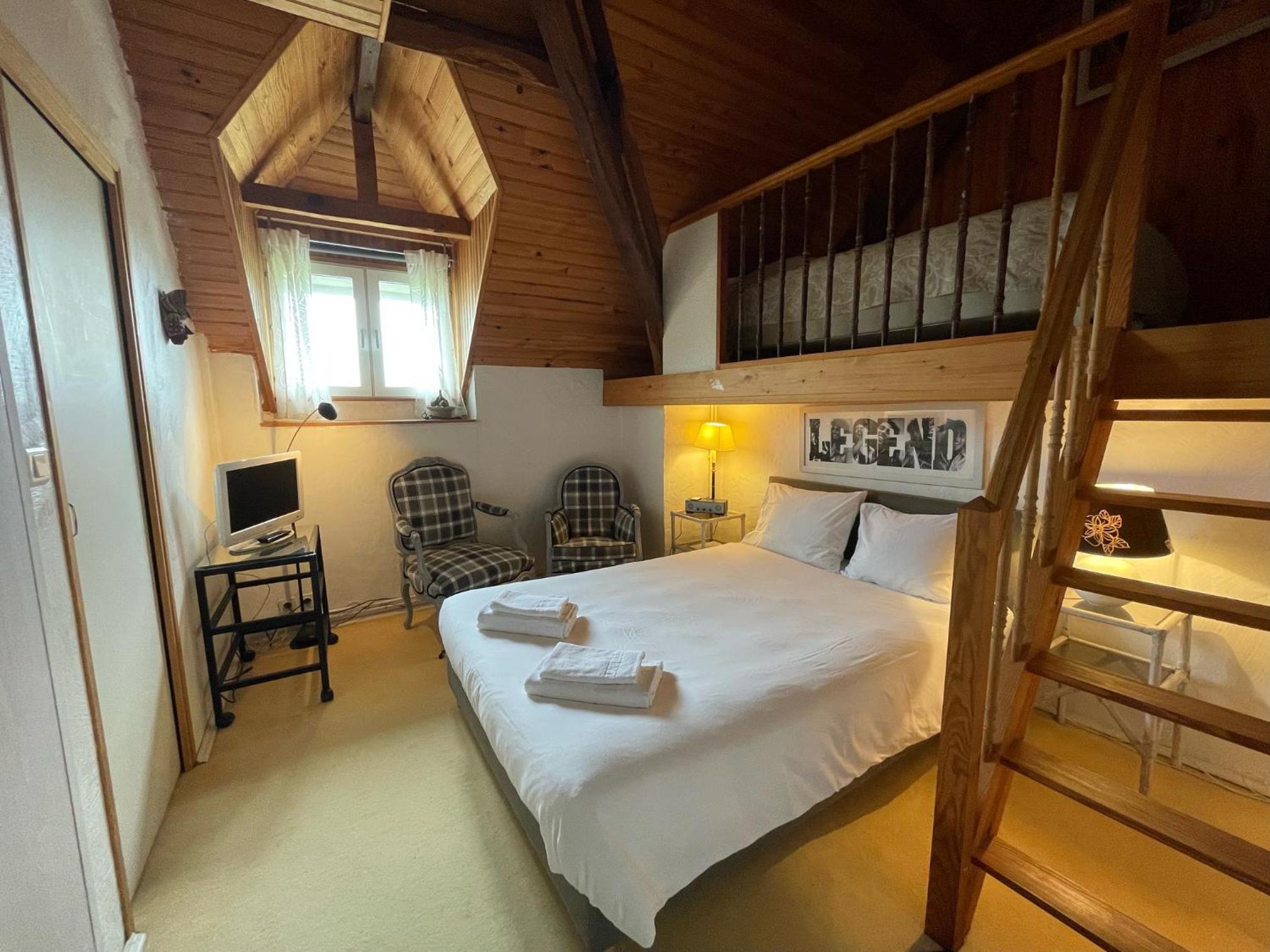 Small Double Room - Photo 4