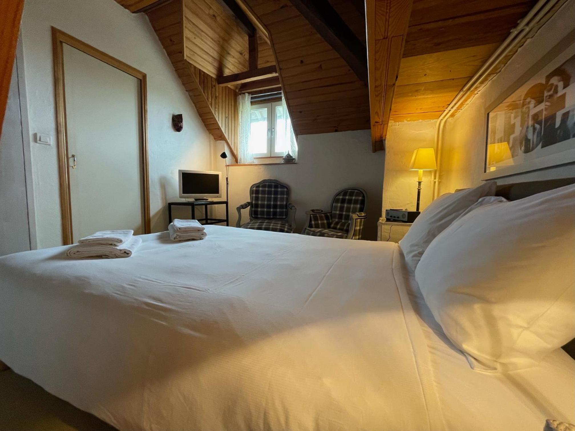 Small Double Room - Photo 5