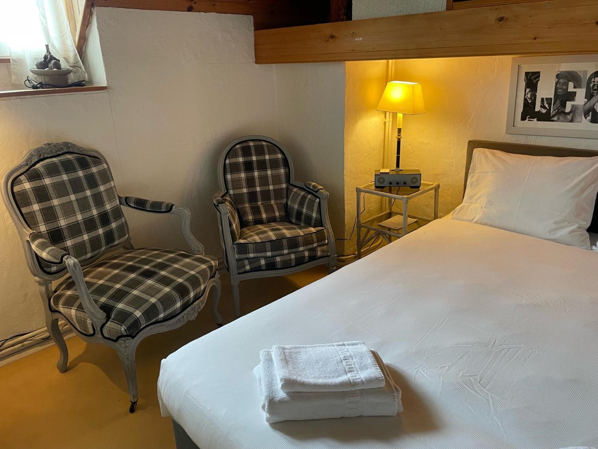 Small Double Room - Photo 2