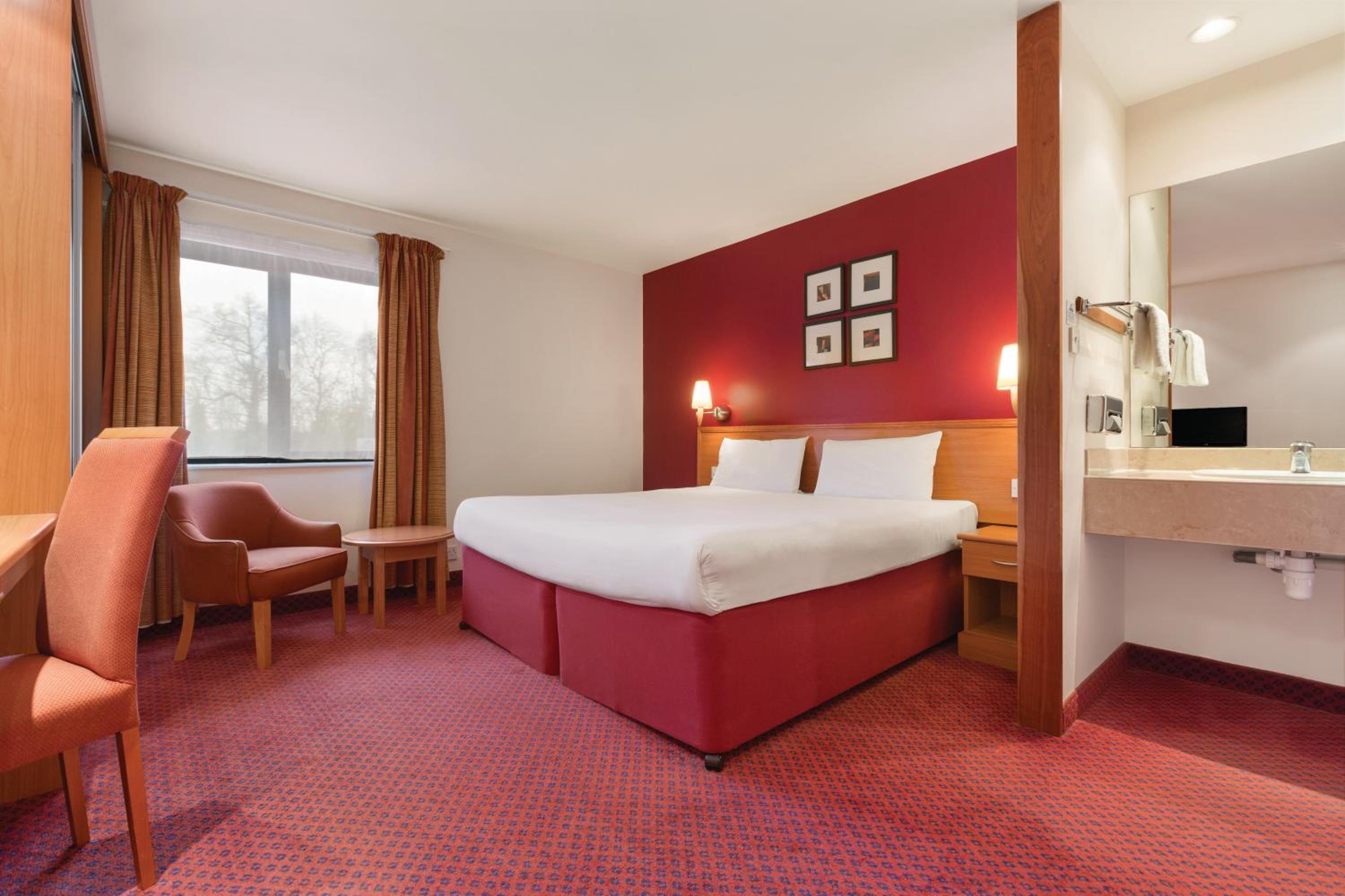 Accessible Double Room - Photo 2