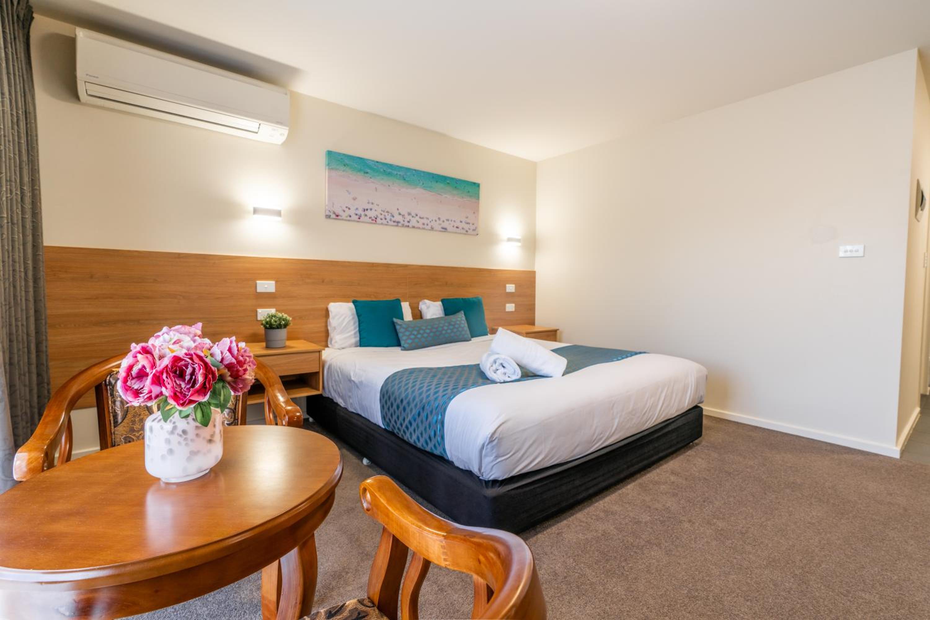 Deluxe King Room photo 3