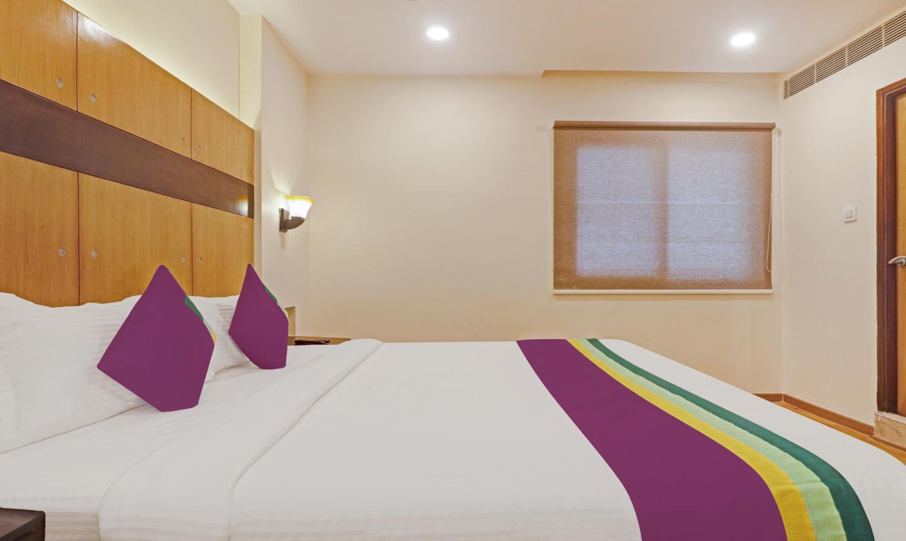 Deluxe Room - Photo 2