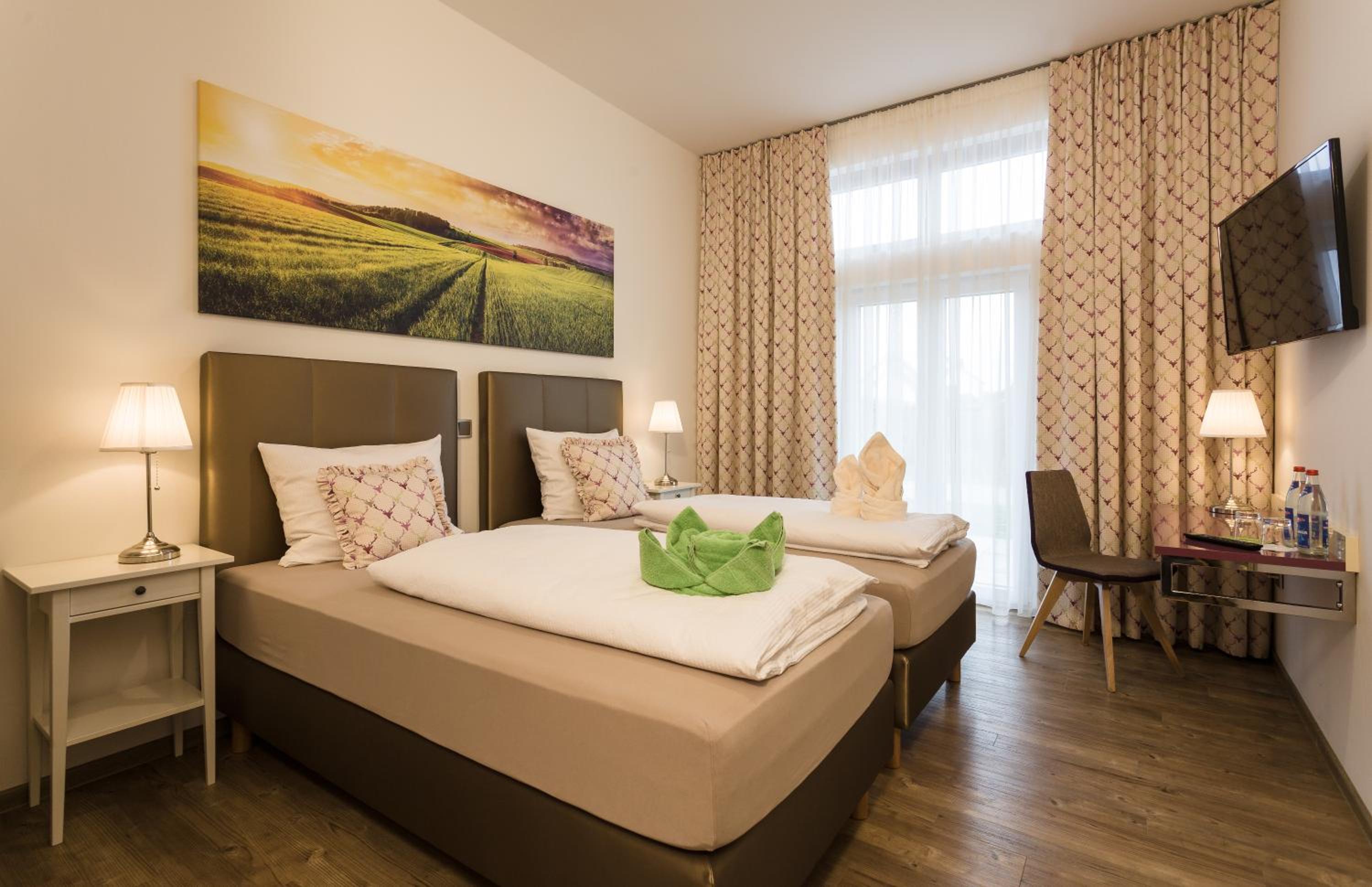 Deluxe Double or Twin Room - Photo 18