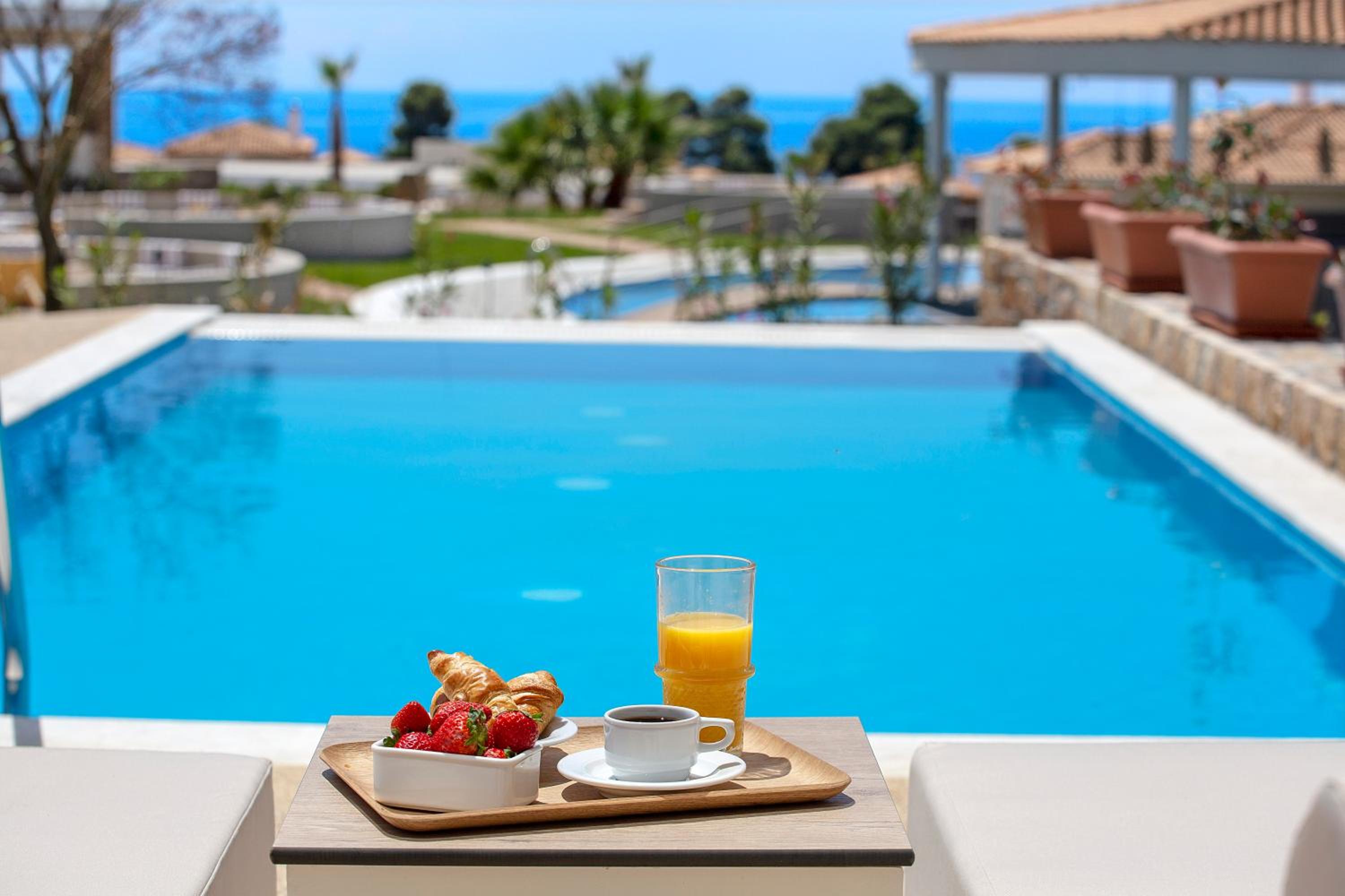 SUPREME ROOM WITH PRIVATE POOL photo 2