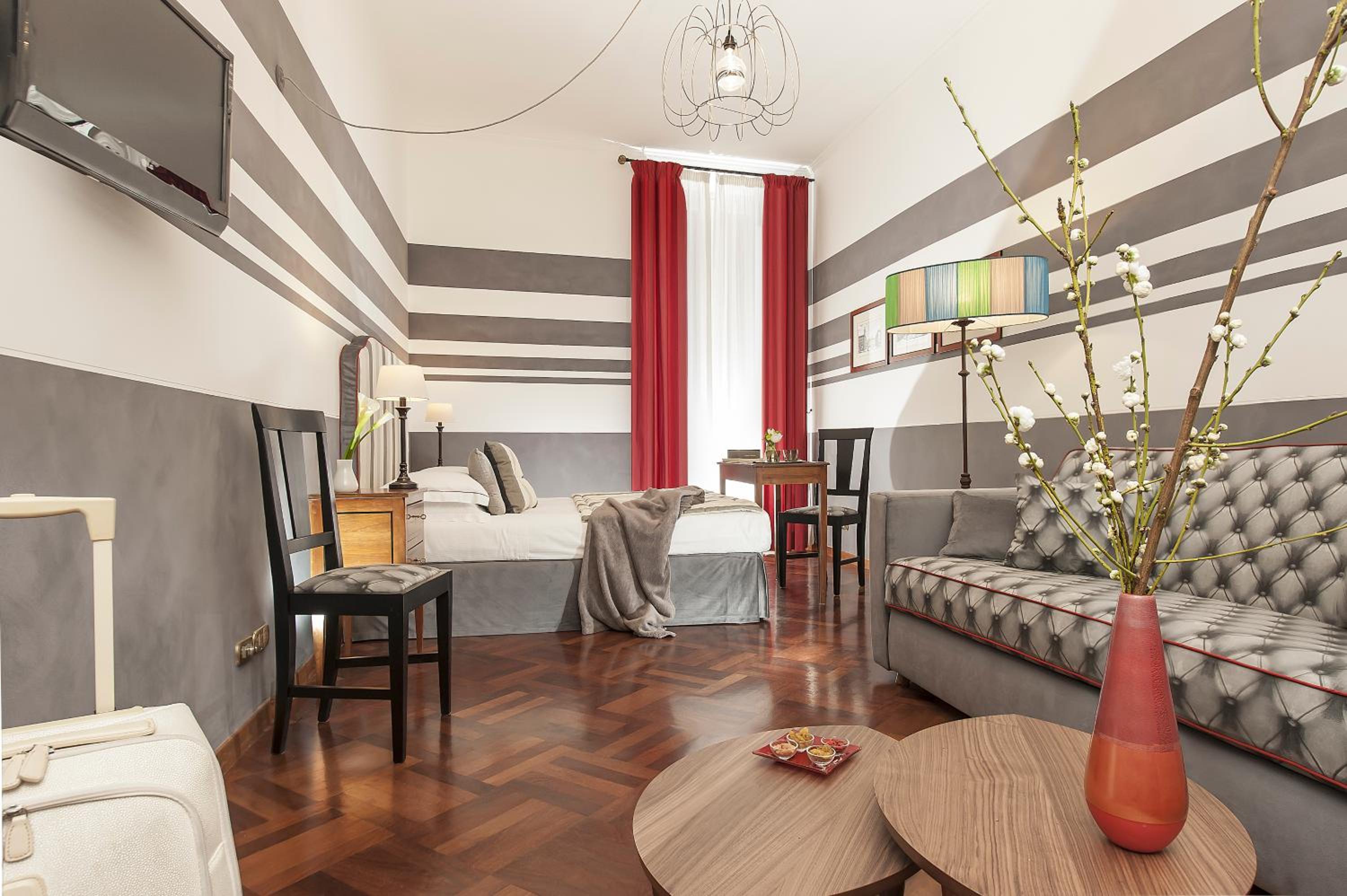 Large Double Room photo 1