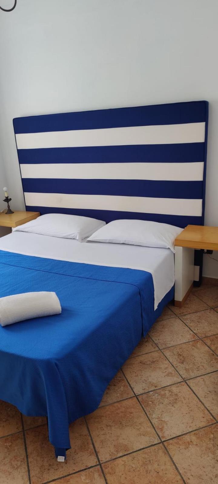 Two-Bedroom Apartment with Terrace and Sea View - Photo 2