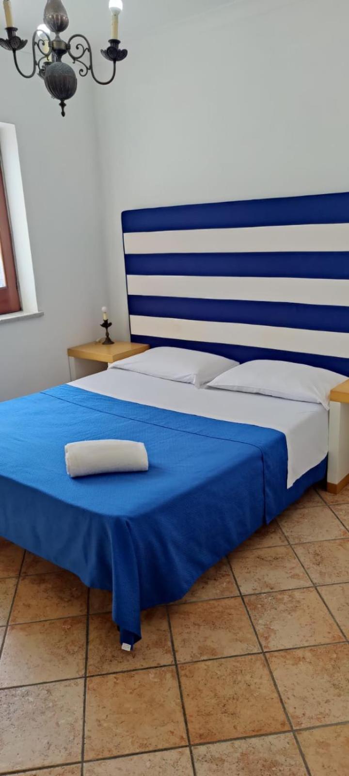 Two-Bedroom Apartment with Terrace and Sea View - Photo 14