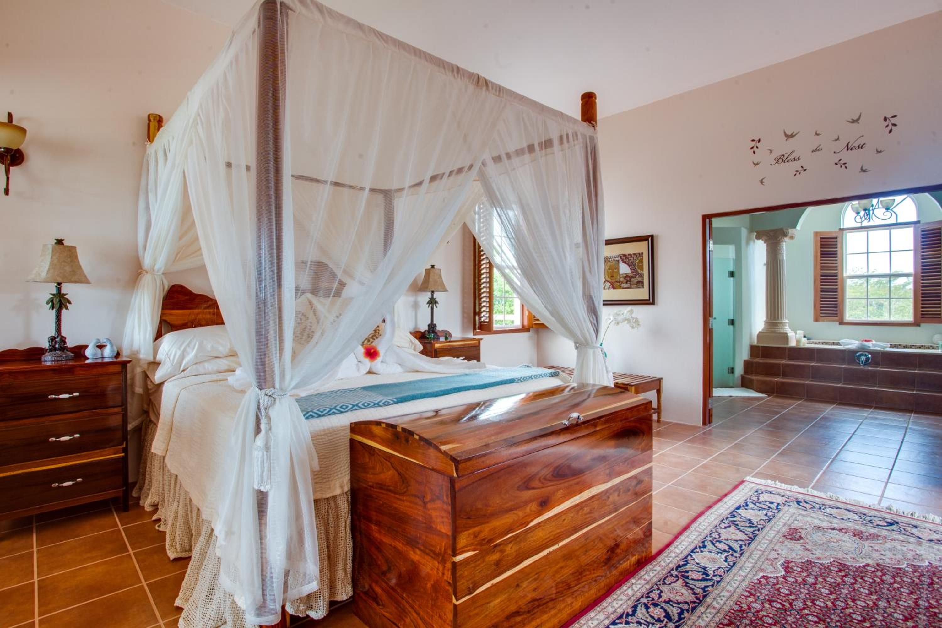 Deluxe King Suite
