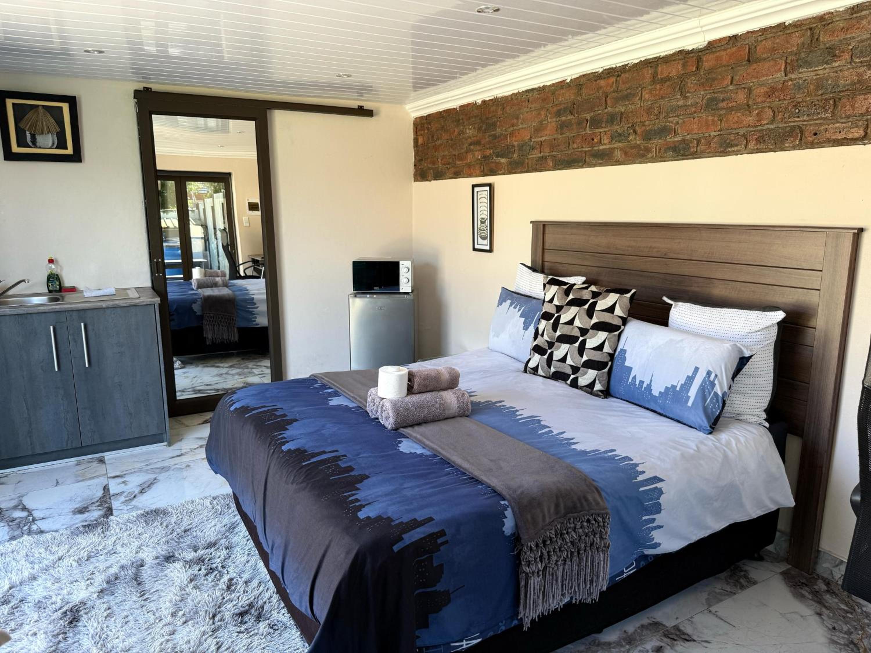 Premium Double Room - Photo 7