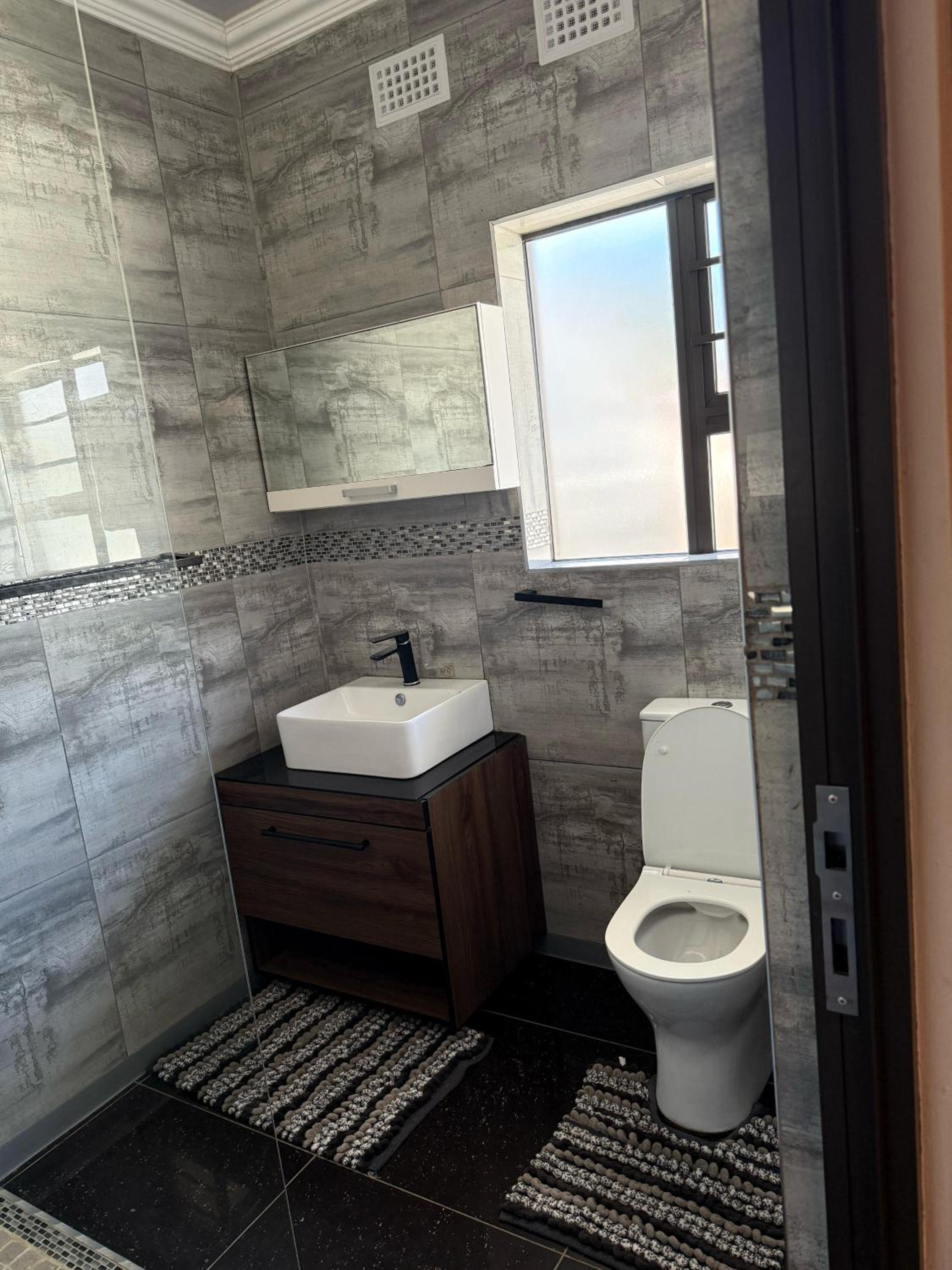 Executive King Room - Photo 8