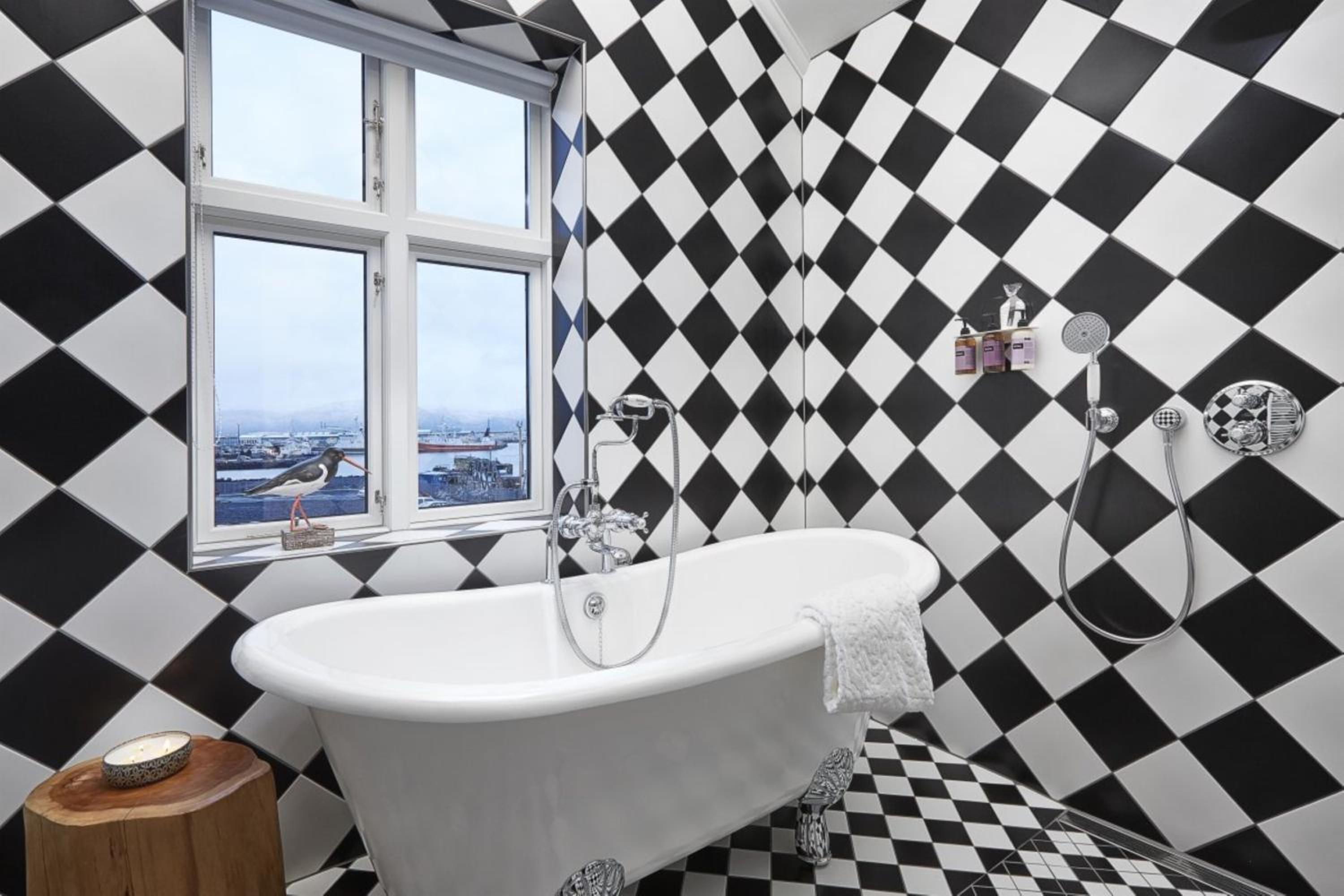 Superior King Suite - Photo 2