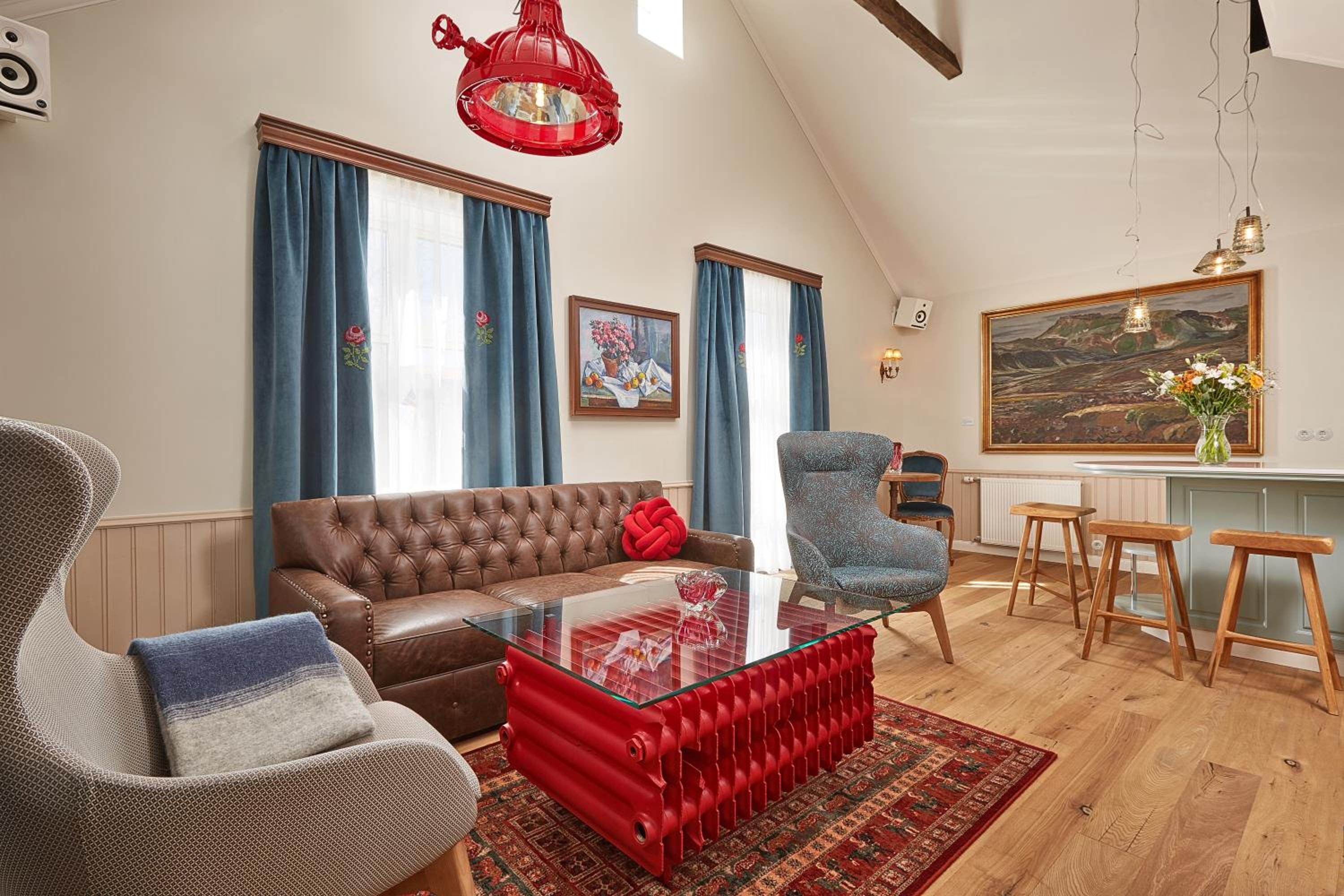 Superior King Suite - Photo 9