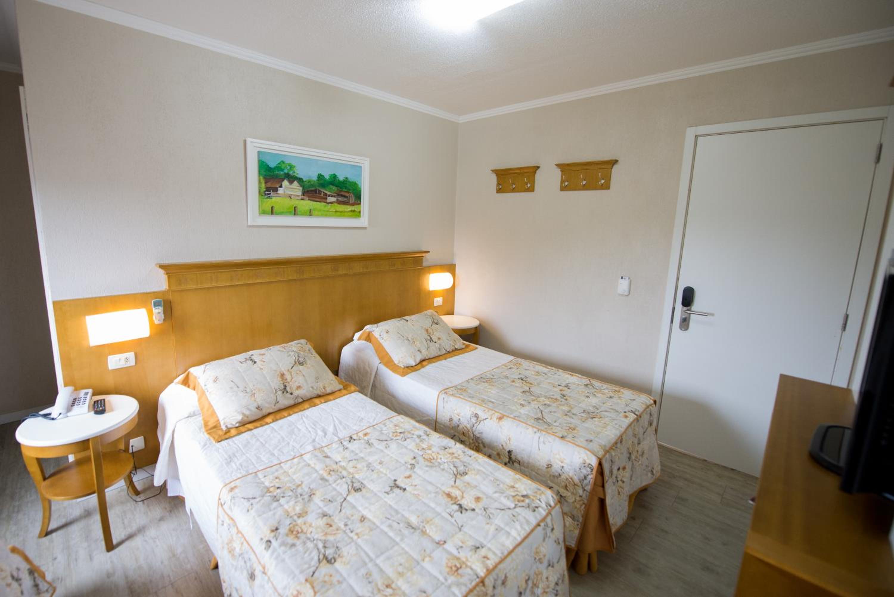Deluxe Twin Room photo 2