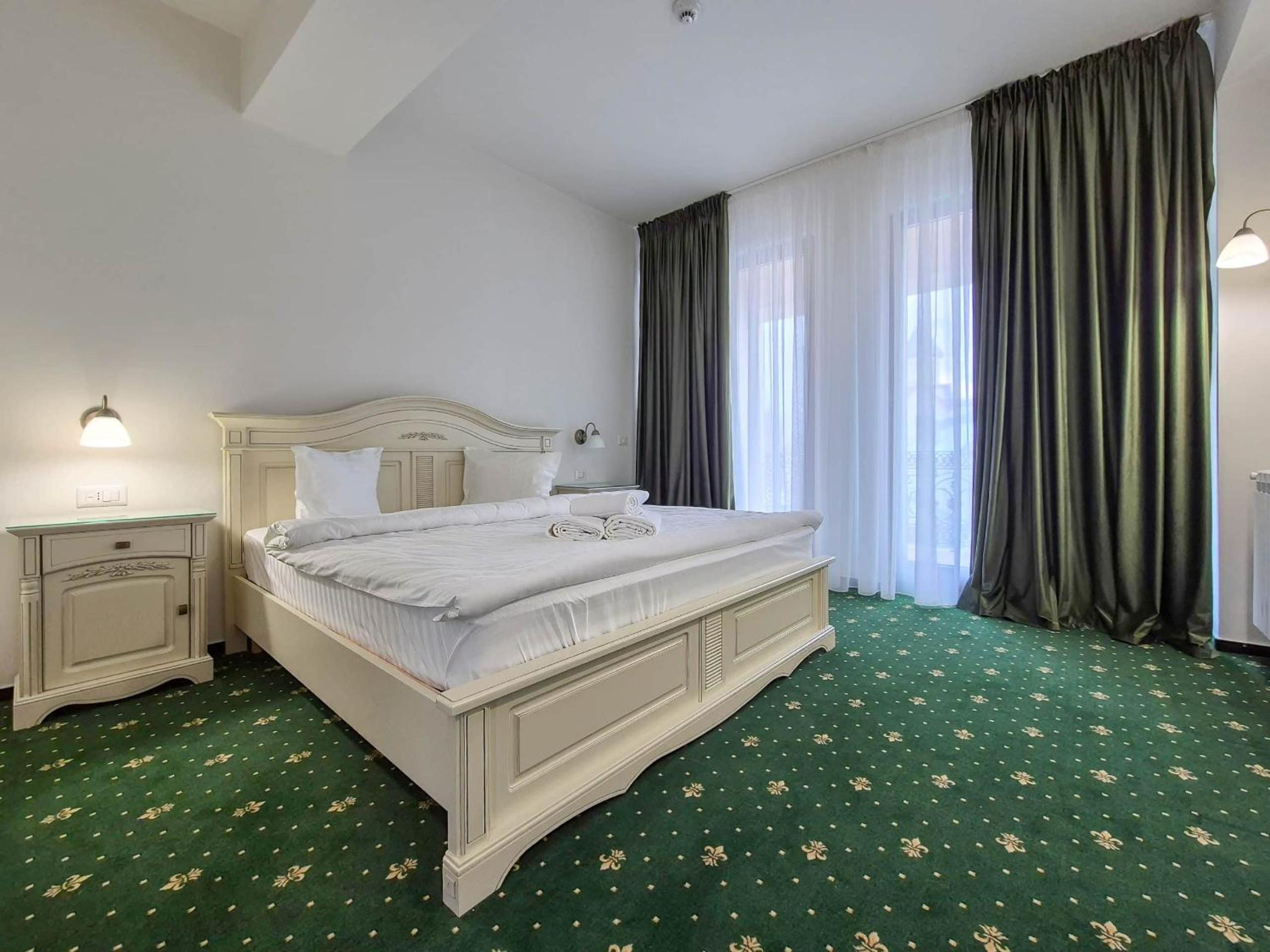 Deluxe Double Room - Photo 1