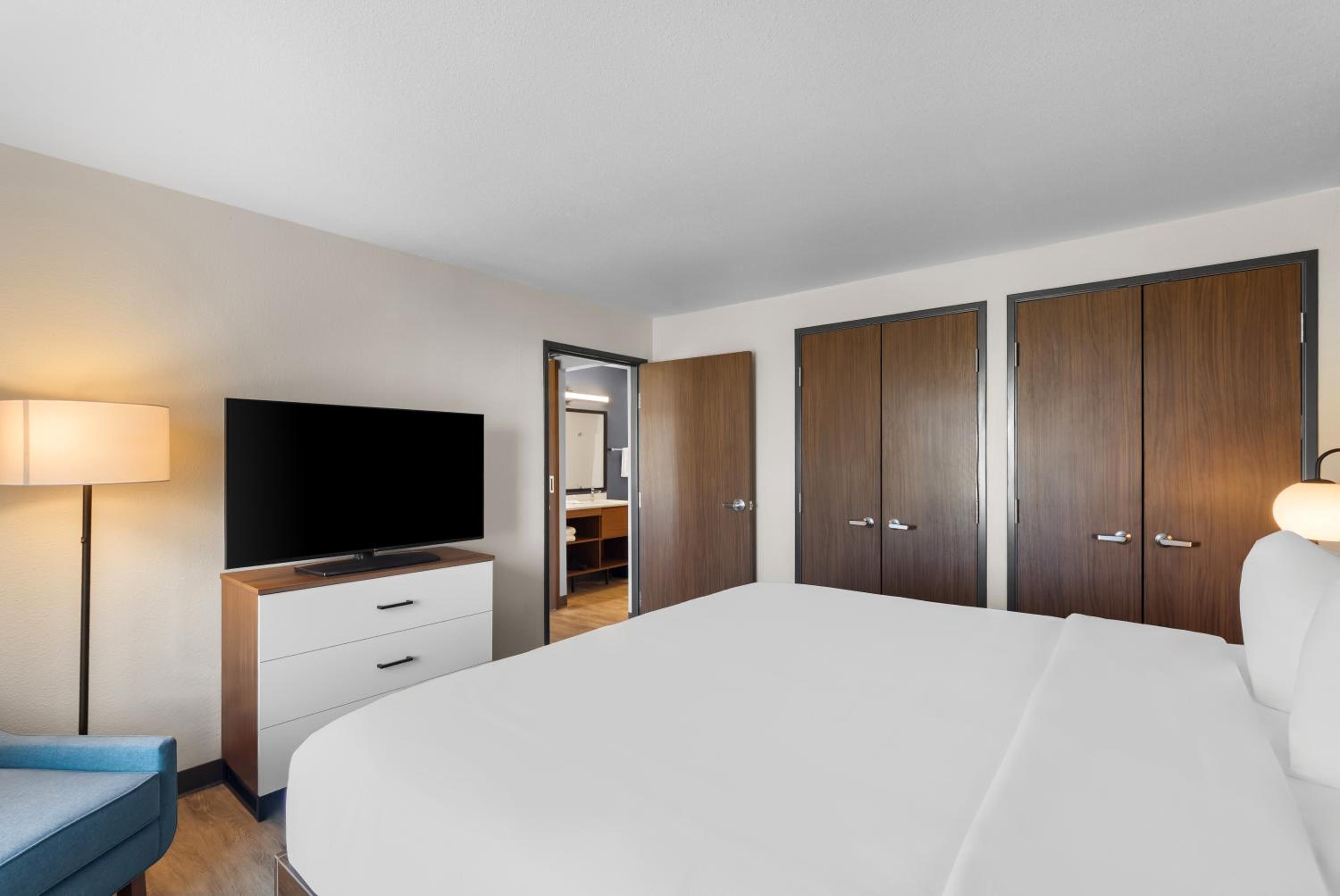 King Suite with Sofa - Non Smoking
