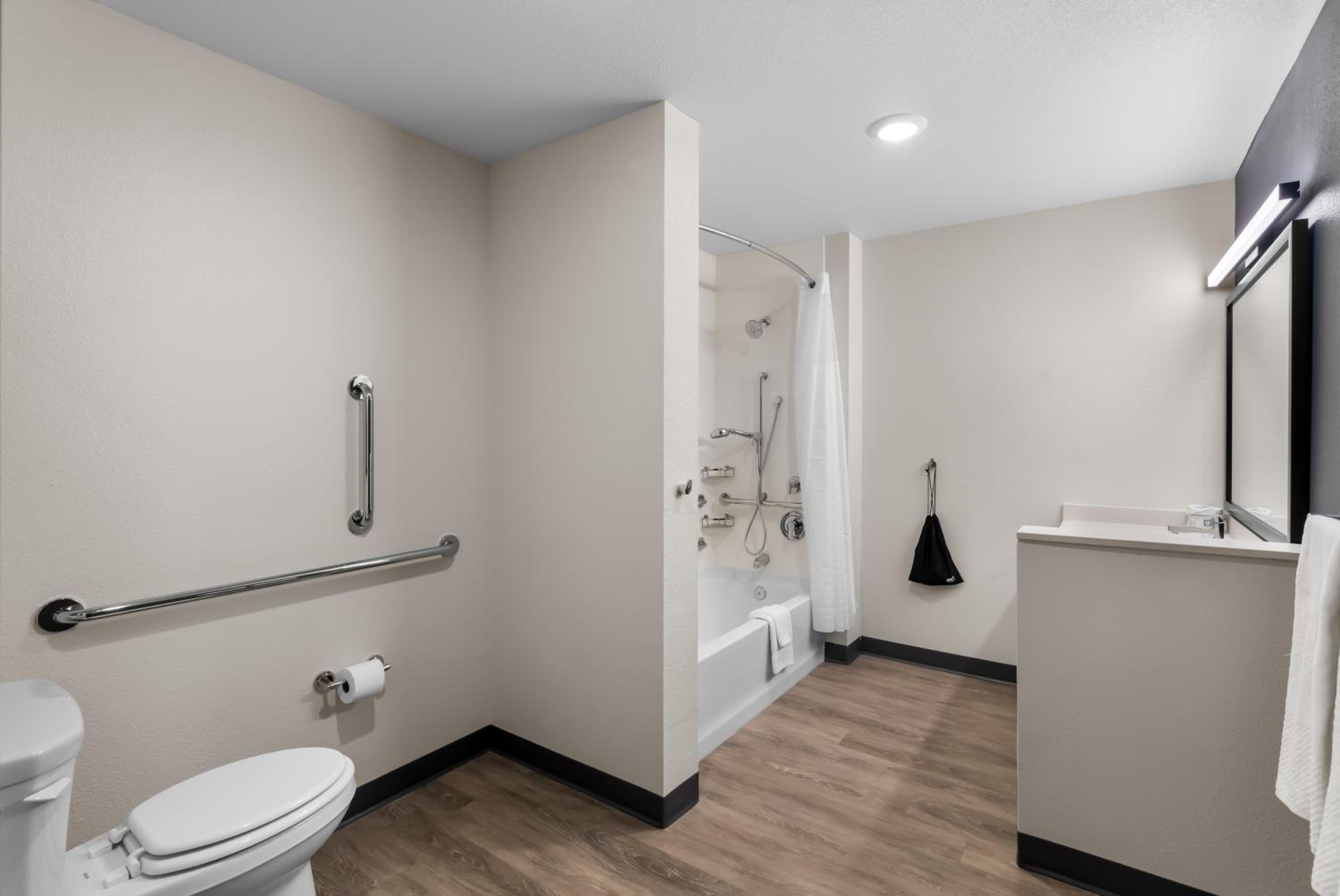 King Suite/Disability Access - Non Smoking