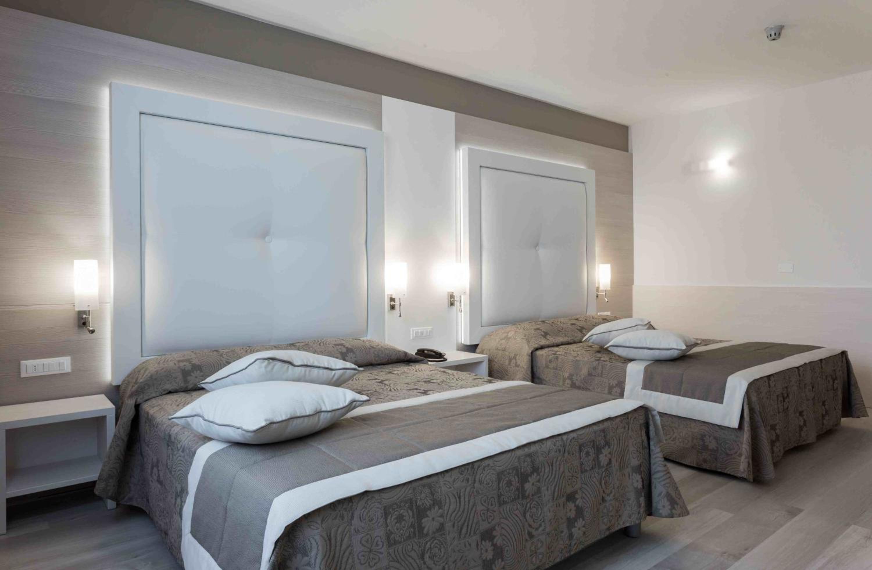 Superior Quadruple Room - Photo 2