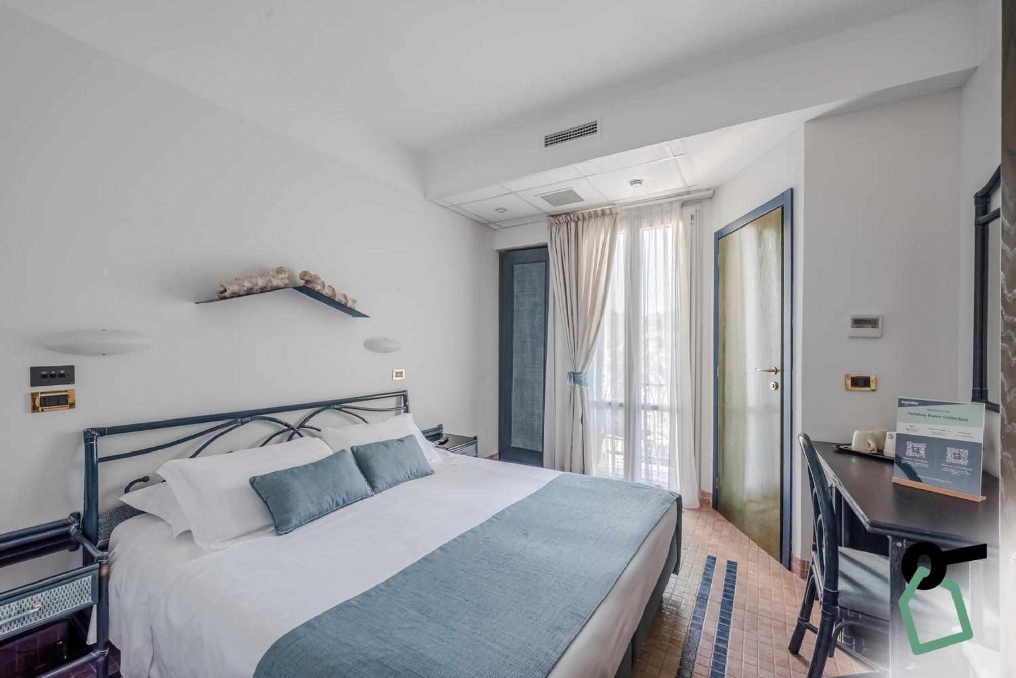 Double Room with Sea View photo 2